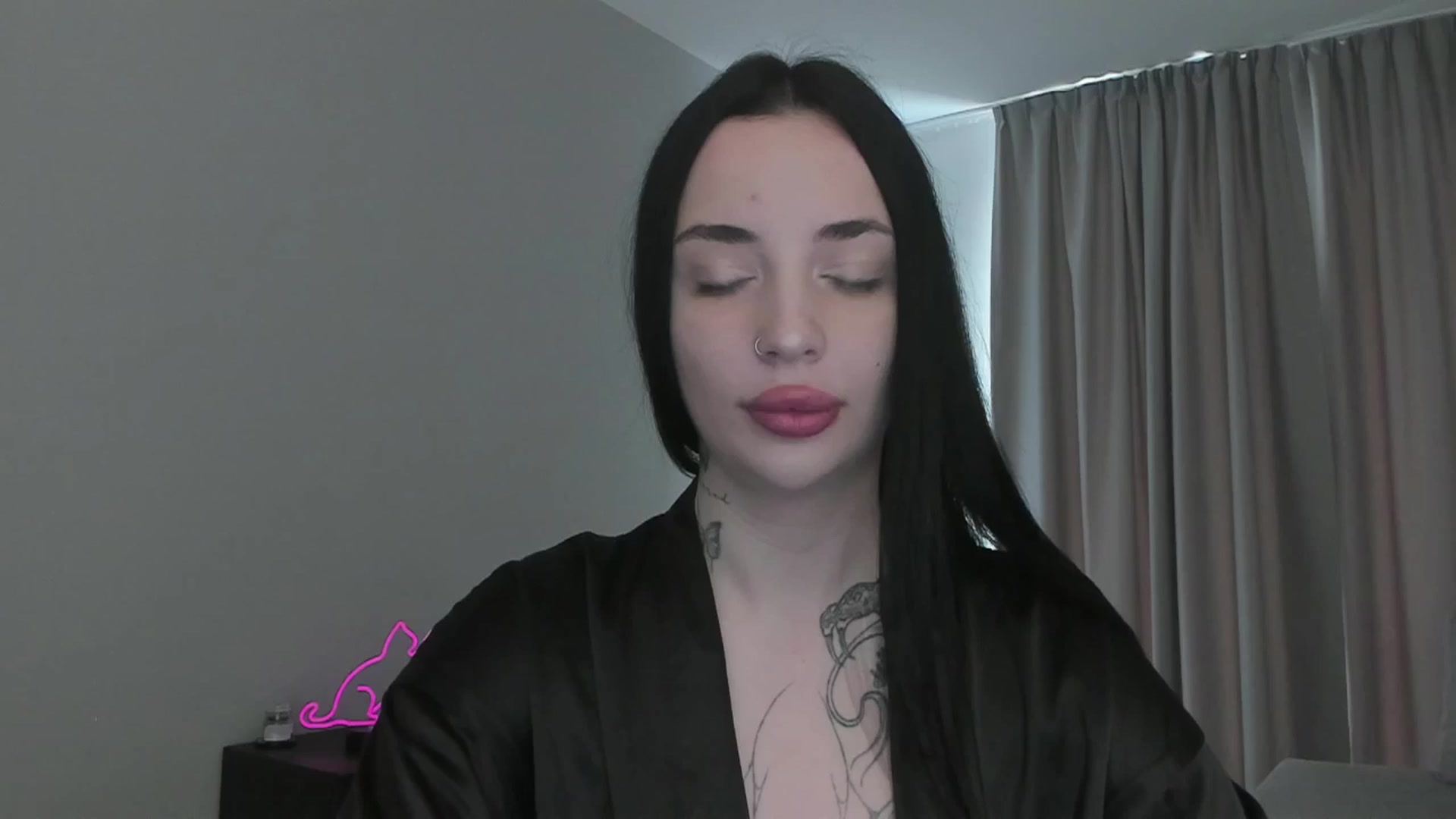 Gallery image thumbnail from MedisonbBlue's myfreecams stream on, 04/10/2025, 12:54 image 1 of 20