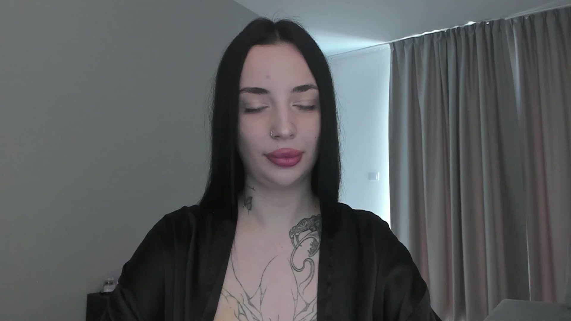 Gallery image thumbnail from MedisonbBlue's myfreecams stream on, 04/10/2025, 12:54 image 7 of 20