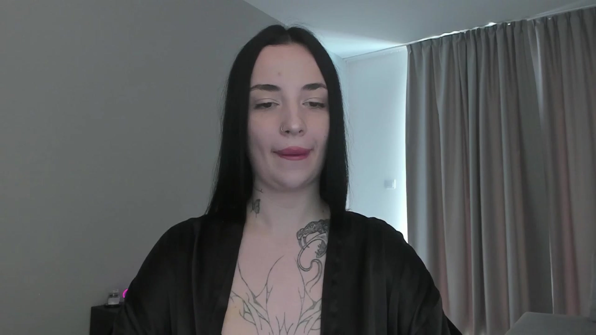 Gallery image thumbnail from MedisonbBlue's myfreecams stream on, 04/10/2025, 12:54 image 5 of 20