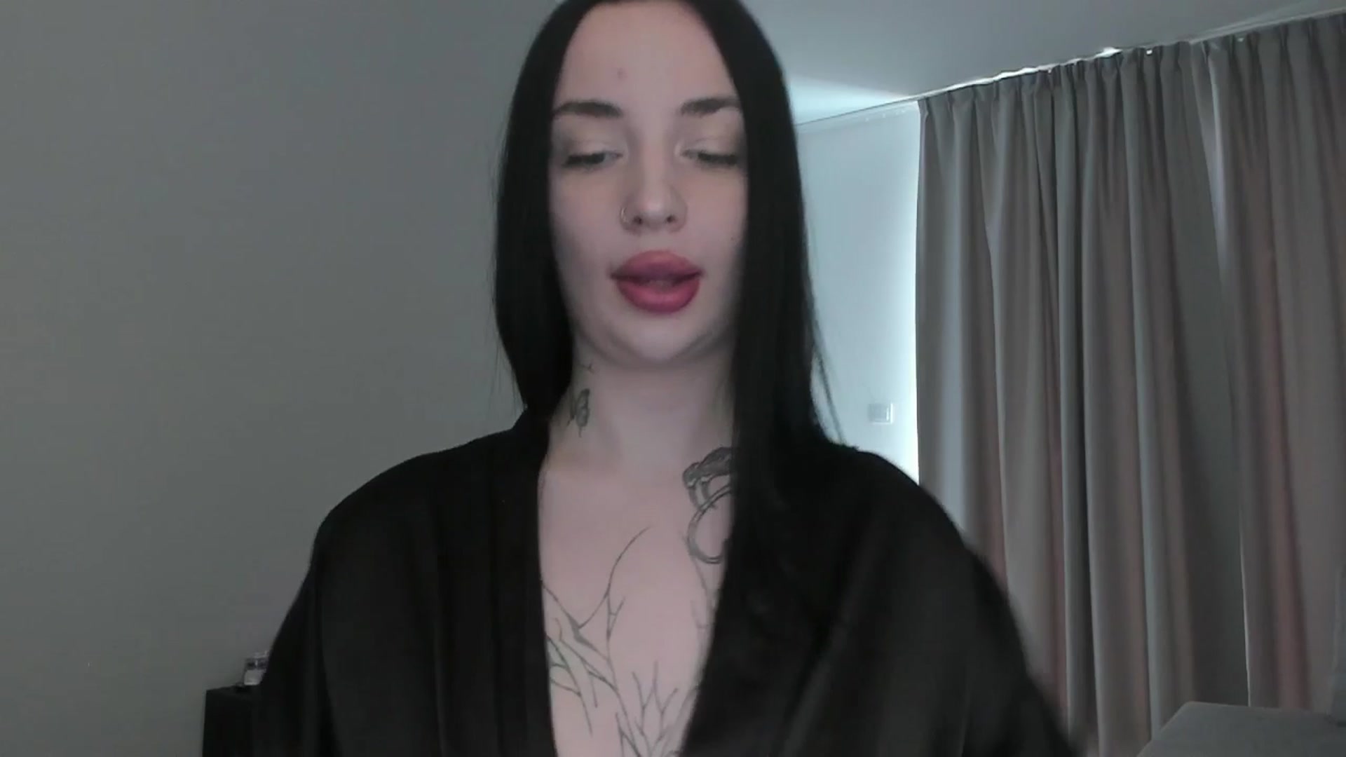 Gallery image thumbnail from MedisonbBlue's myfreecams stream on, 04/10/2025, 12:54 image 2 of 20