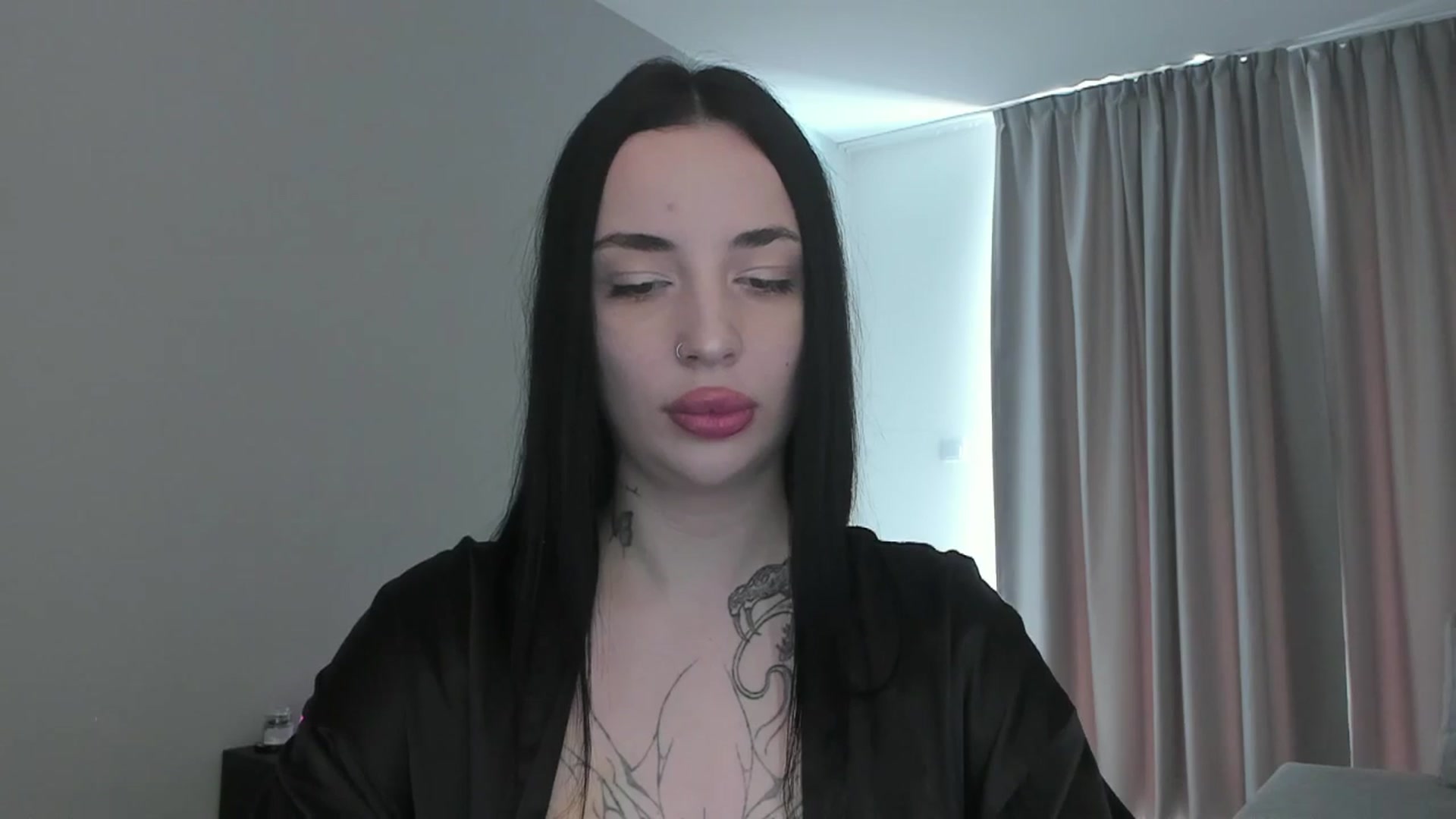 Gallery image thumbnail from MedisonbBlue's myfreecams stream on, 04/10/2025, 12:54 image 10 of 20