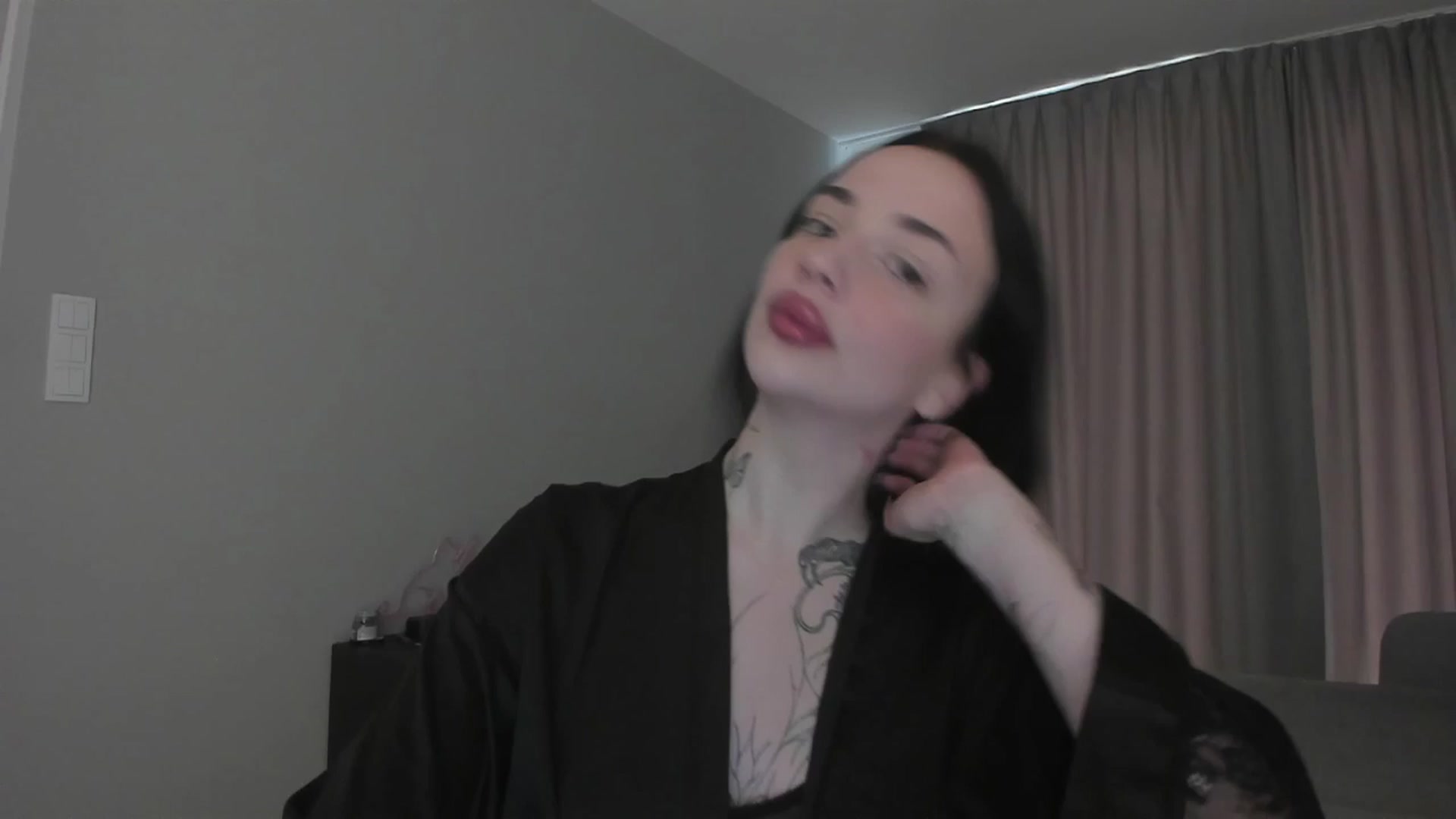 Gallery image thumbnail from MedisonbBlue's myfreecams stream on, 05/11/2025, 11:24 image 1 of 20