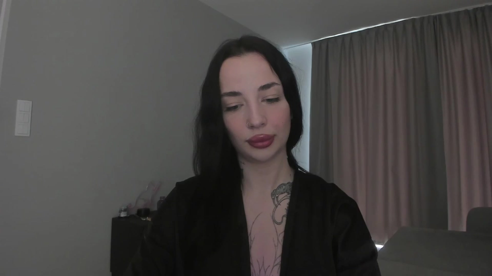 Gallery image thumbnail from MedisonbBlue's myfreecams stream on, 05/11/2025, 11:24 image 7 of 20