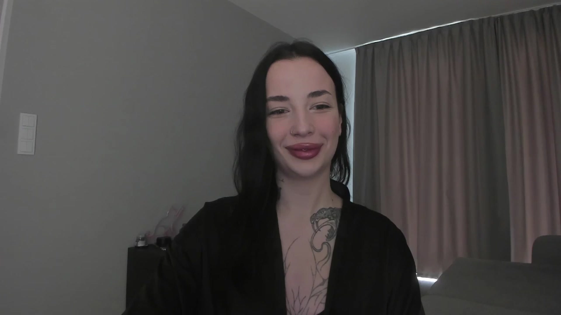 Gallery image thumbnail from MedisonbBlue's myfreecams stream on, 05/11/2025, 11:24 image 6 of 20