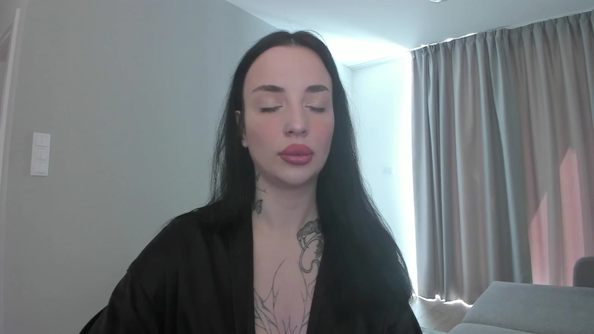 Gallery image thumbnail from MedisonbBlue's myfreecams stream on, 05/12/2025, 11:54 image 14 of 20