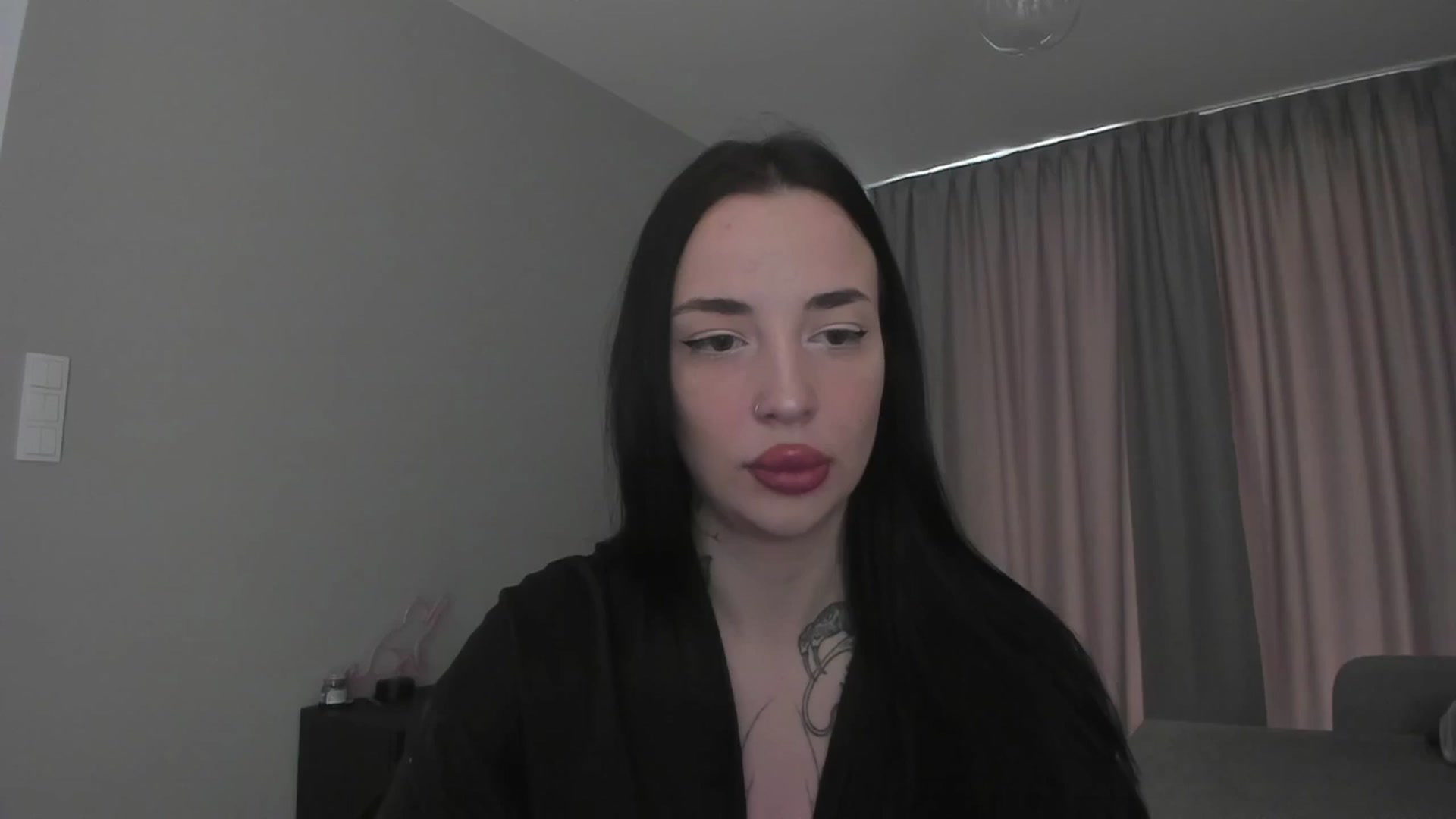 Gallery image thumbnail from MedisonbBlue's myfreecams stream on, 05/13/2025, 10:05 image 16 of 20