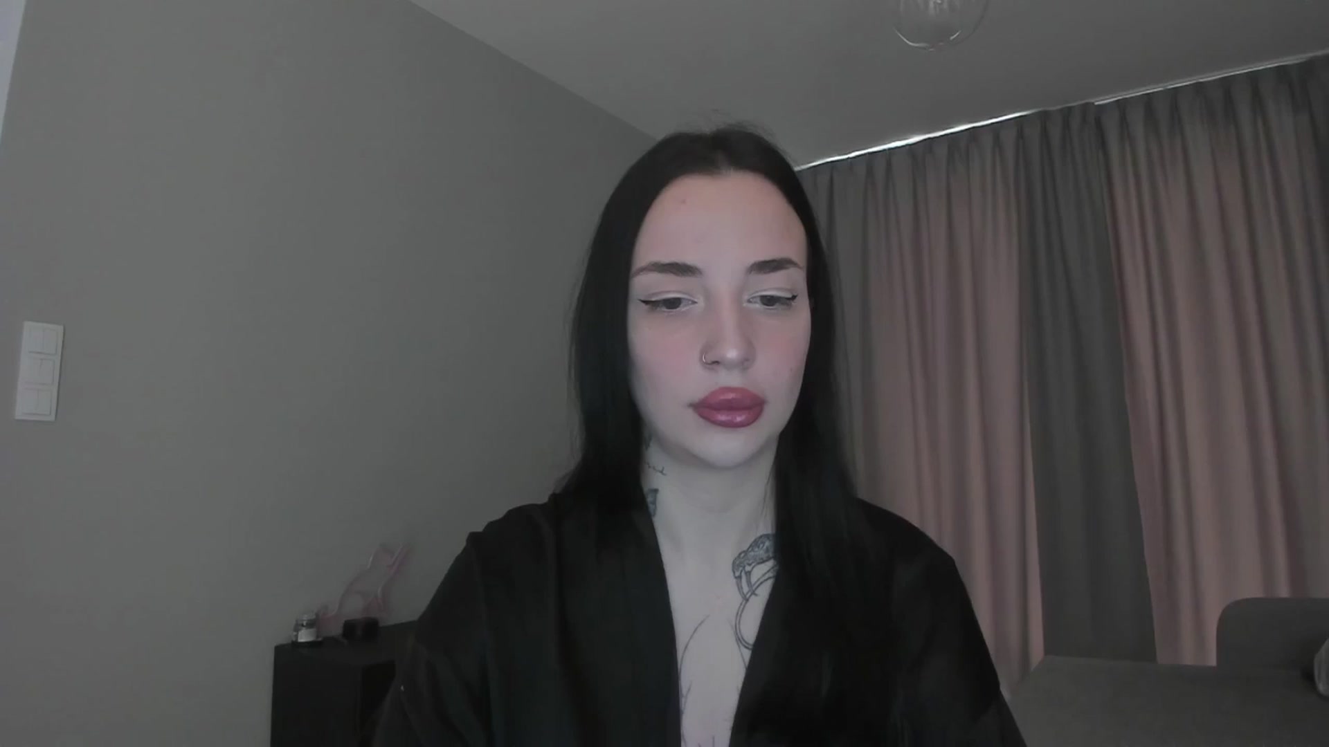 Gallery image thumbnail from MedisonbBlue's myfreecams stream on, 05/13/2025, 10:05 image 11 of 20