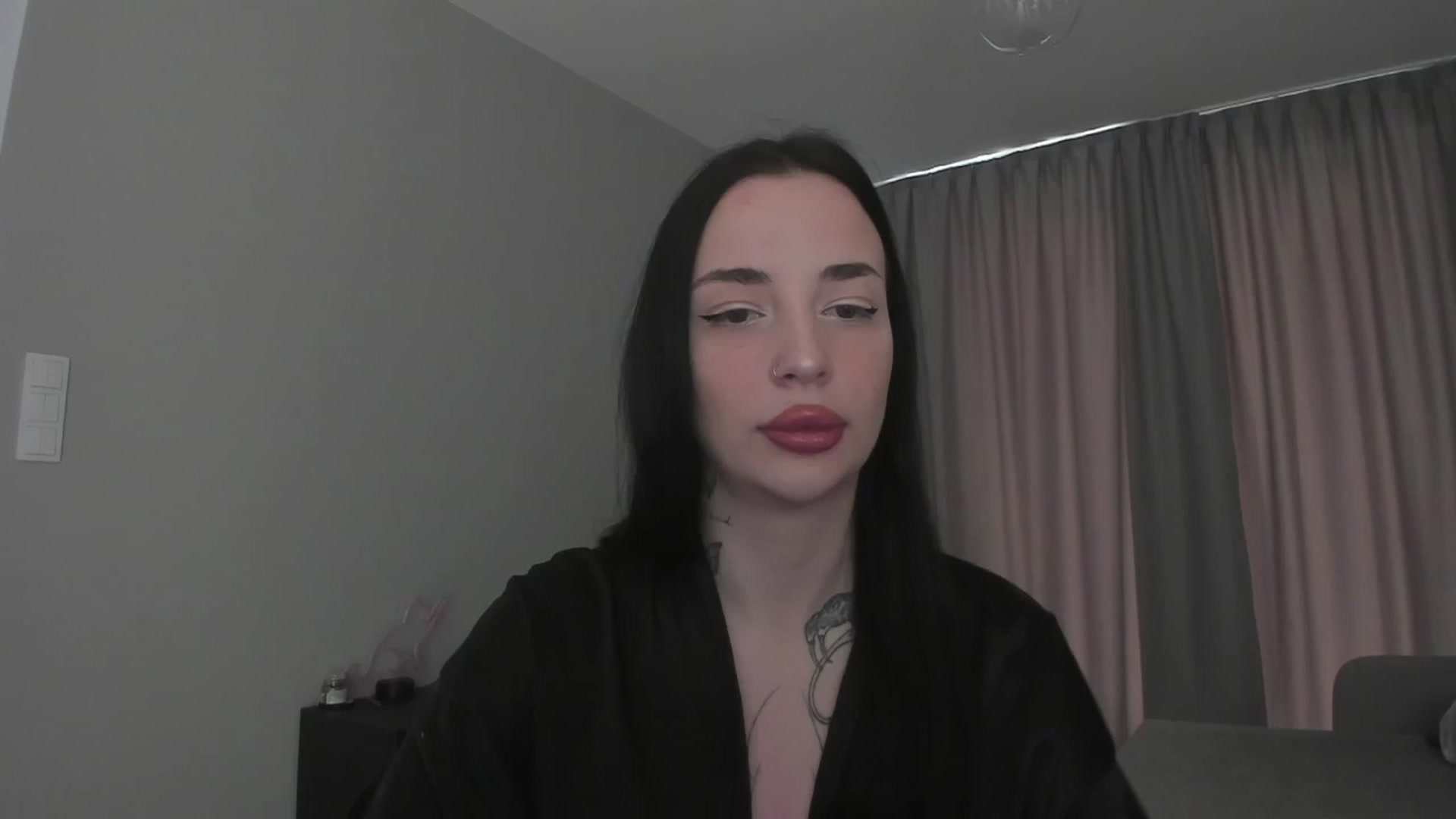 Gallery image thumbnail from MedisonbBlue's myfreecams stream on, 05/13/2025, 10:05 image 14 of 20