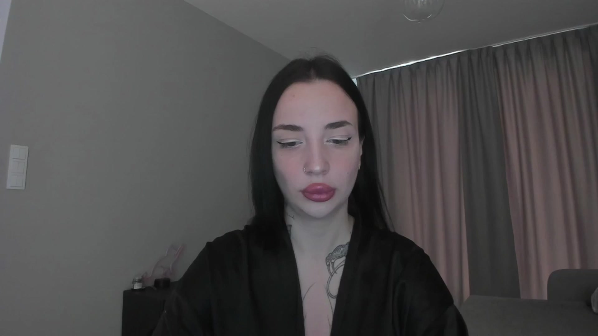 Gallery image thumbnail from MedisonbBlue's myfreecams stream on, 05/13/2025, 10:05 image 17 of 20