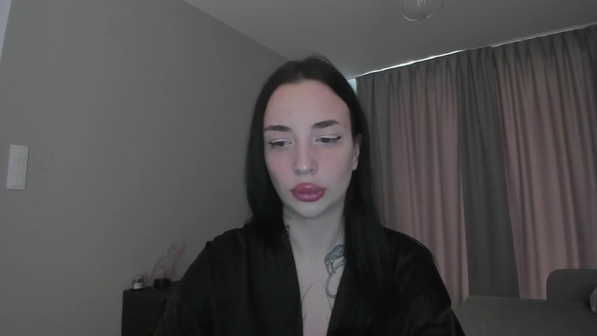 Gallery image thumbnail from MedisonbBlue's myfreecams stream on, 05/13/2025, 10:05 image 13 of 20