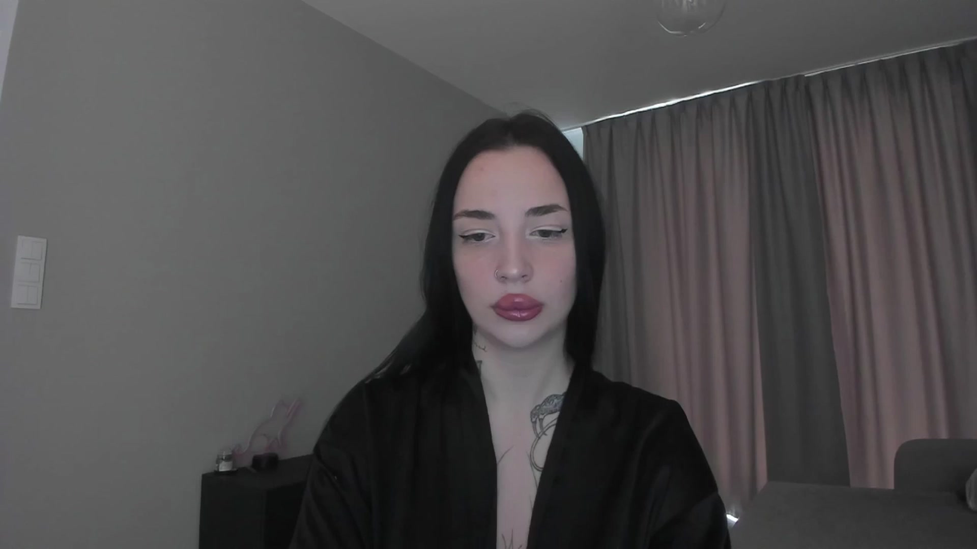 Gallery image thumbnail from MedisonbBlue's myfreecams stream on, 05/13/2025, 10:05 image 1 of 20