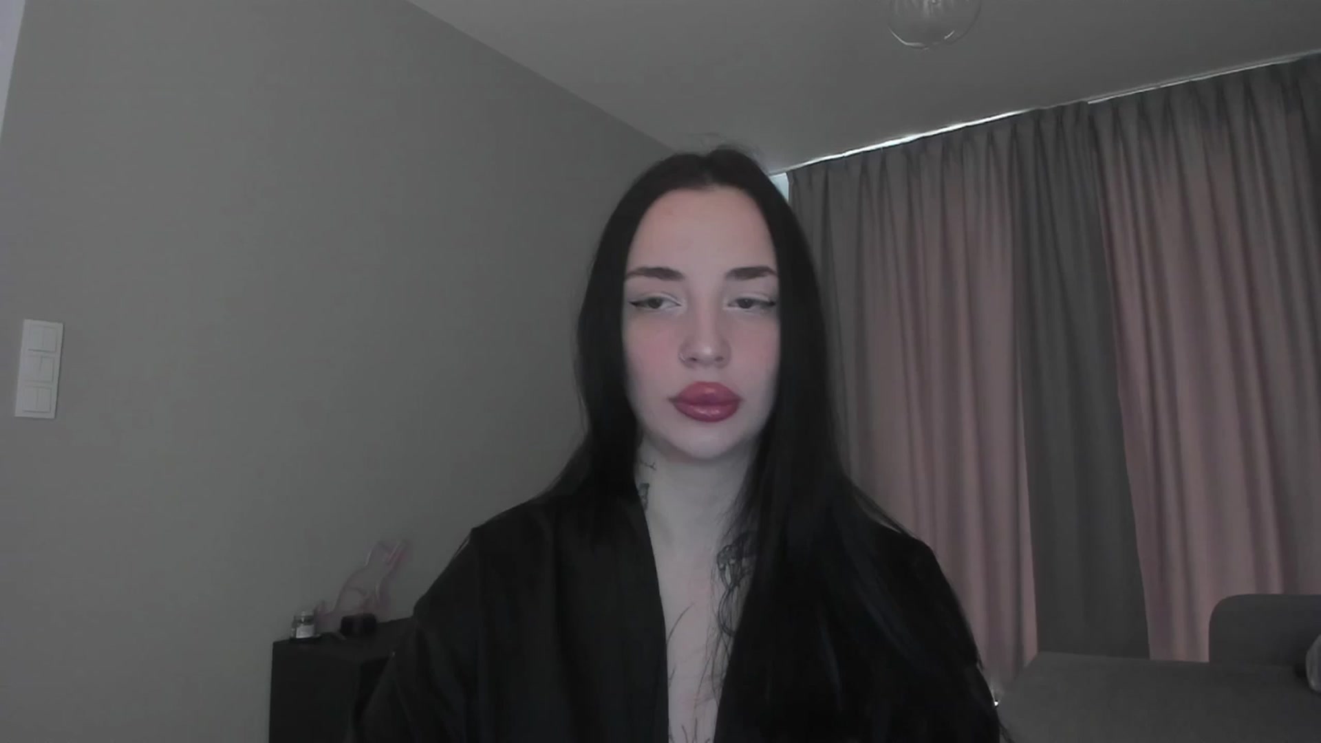 Gallery image thumbnail from MedisonbBlue's myfreecams stream on, 05/13/2025, 10:05 image 6 of 20