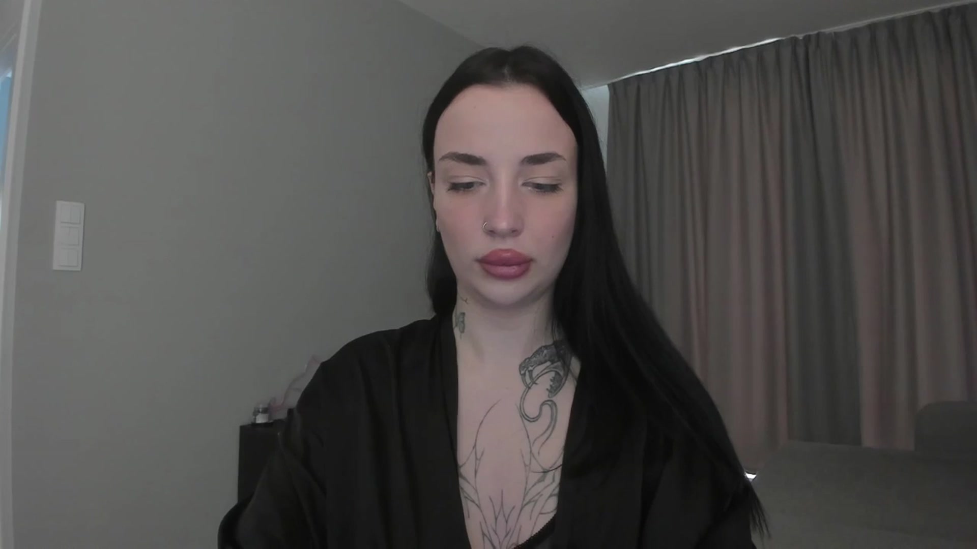 Gallery image thumbnail from MedisonbBlue's myfreecams stream on, 05/14/2025, 12:27 image 2 of 20