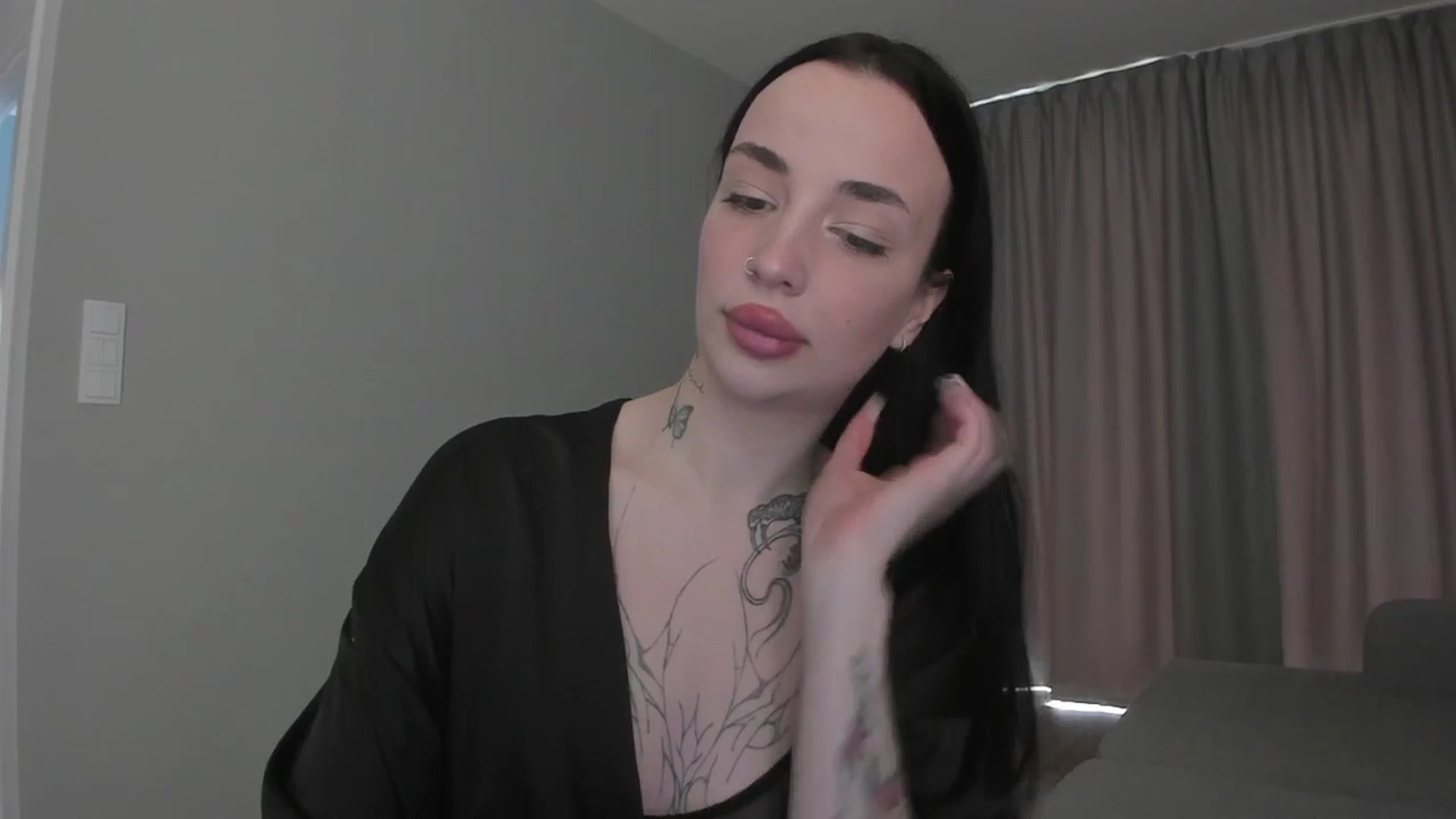 Gallery image thumbnail from MedisonbBlue's myfreecams stream on, 05/14/2025, 12:27 image 12 of 20