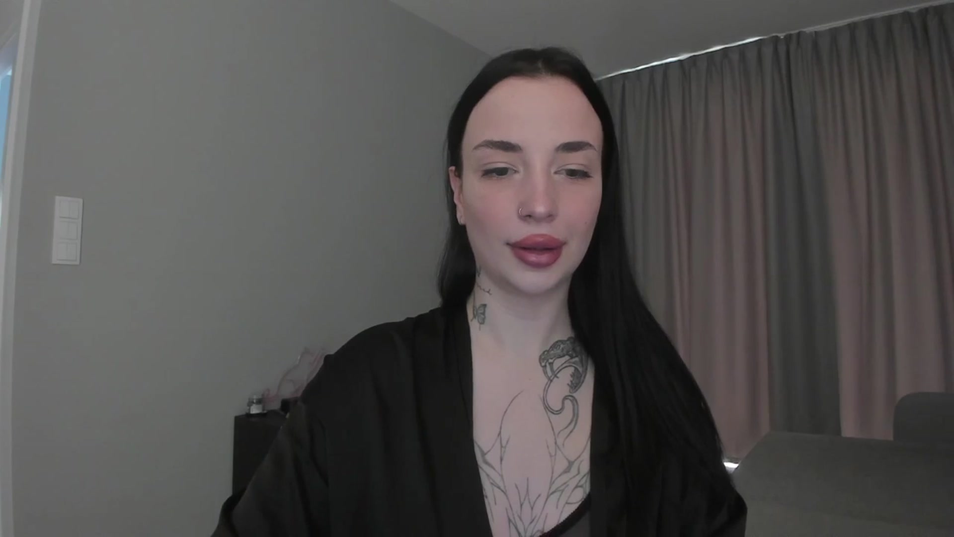 Gallery image thumbnail from MedisonbBlue's myfreecams stream on, 05/14/2025, 12:27 image 8 of 20