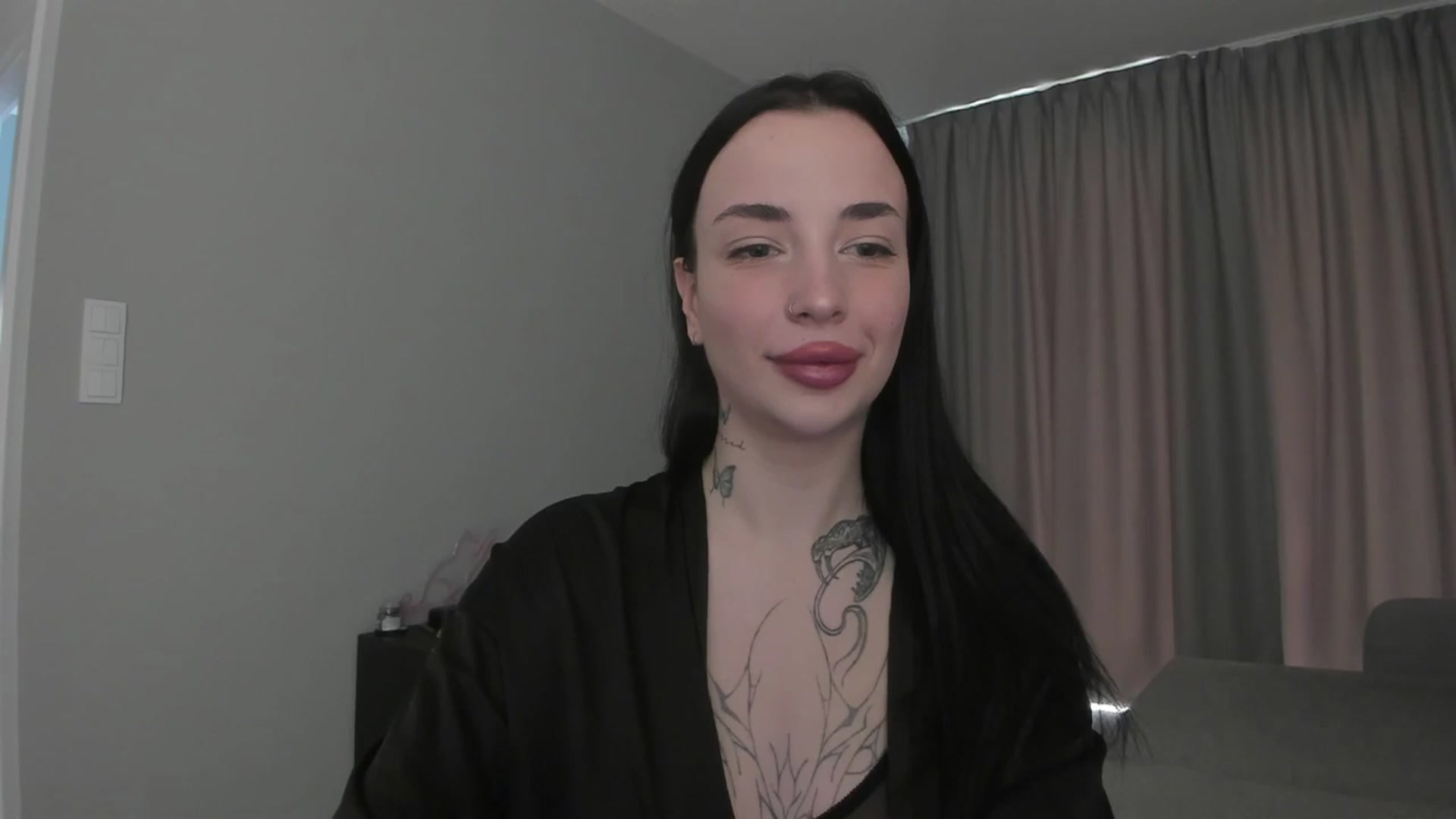 Gallery image thumbnail from MedisonbBlue's myfreecams stream on, 05/14/2025, 12:27 image 7 of 20