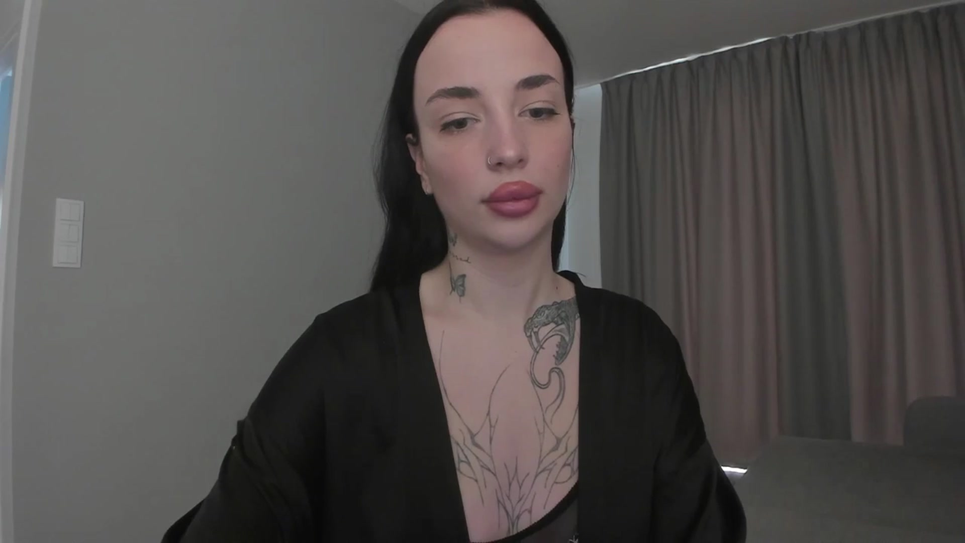 Gallery image thumbnail from MedisonbBlue's myfreecams stream on, 05/14/2025, 12:27 image 16 of 20