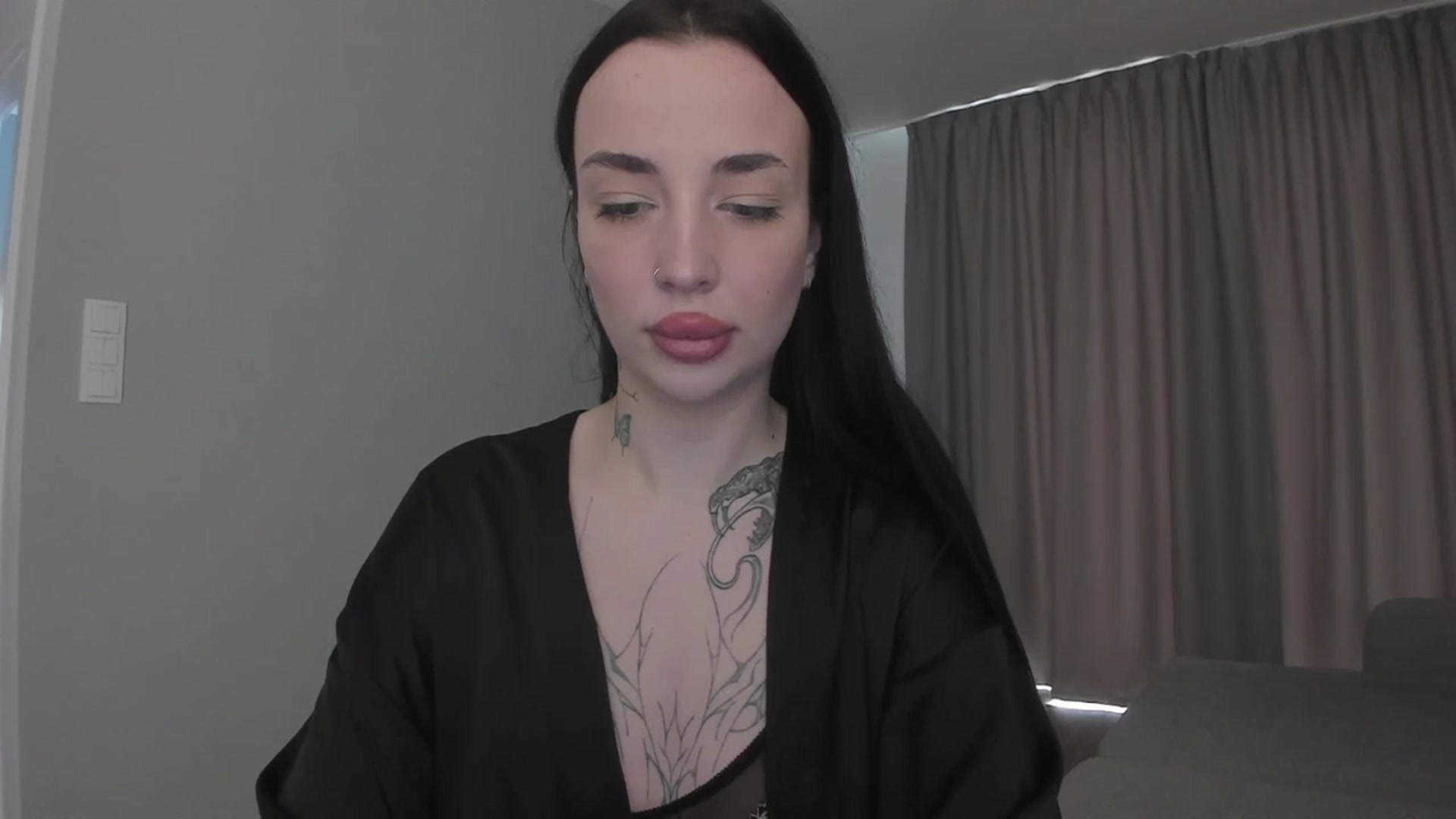 Gallery image thumbnail from MedisonbBlue's myfreecams stream on, 05/14/2025, 12:27 image 13 of 20