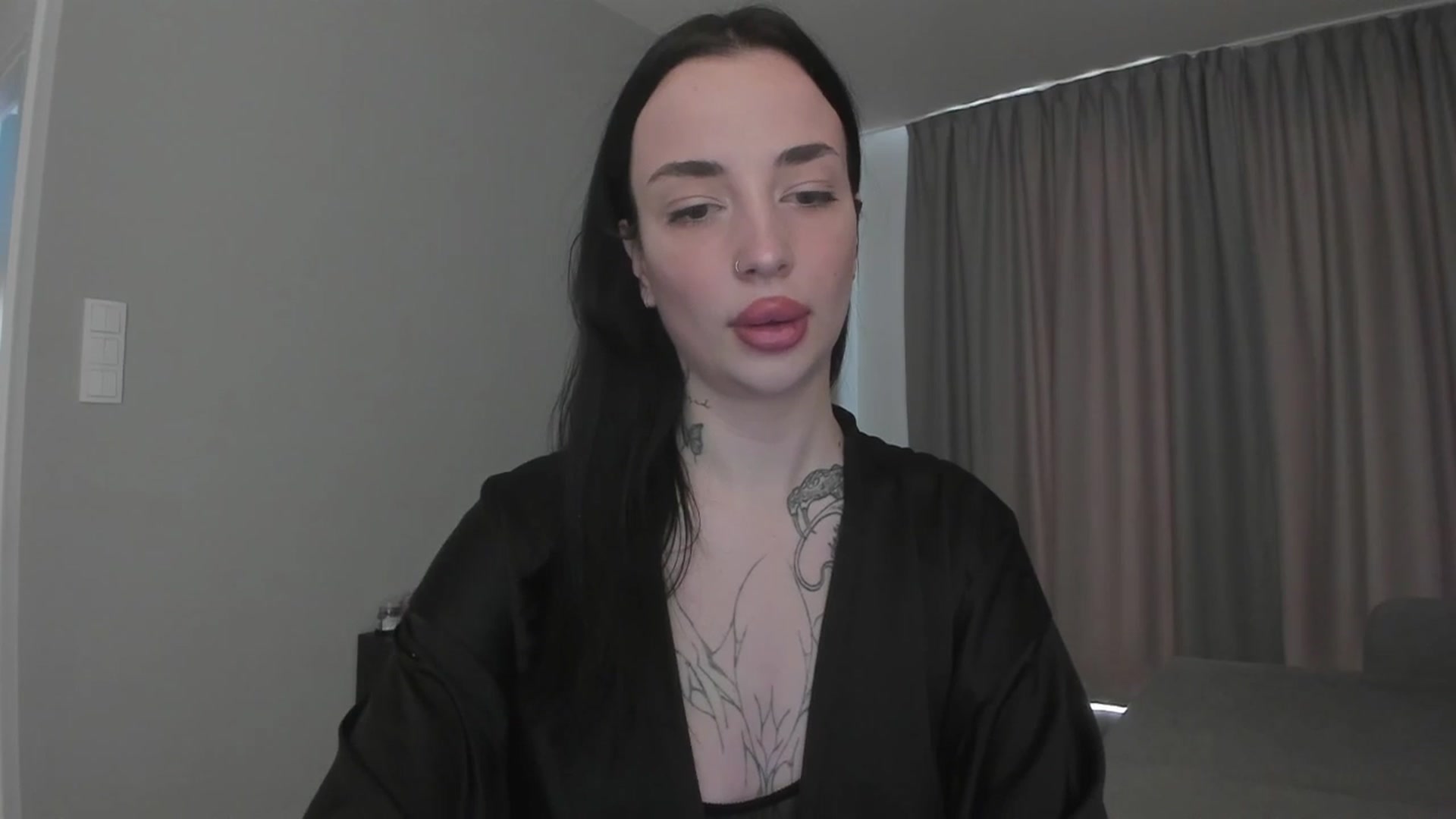 Gallery image thumbnail from MedisonbBlue's myfreecams stream on, 05/14/2025, 12:27 image 18 of 20