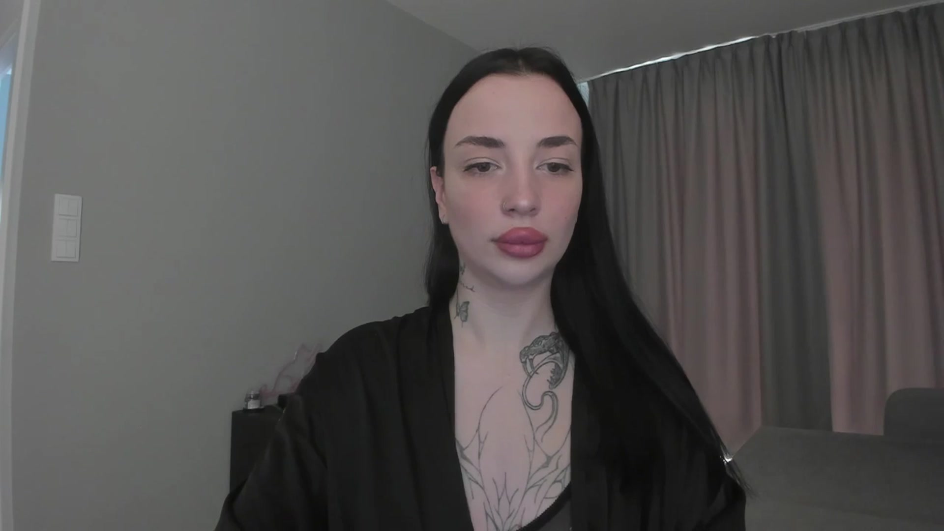 Gallery image thumbnail from MedisonbBlue's myfreecams stream on, 05/14/2025, 12:27 image 6 of 20