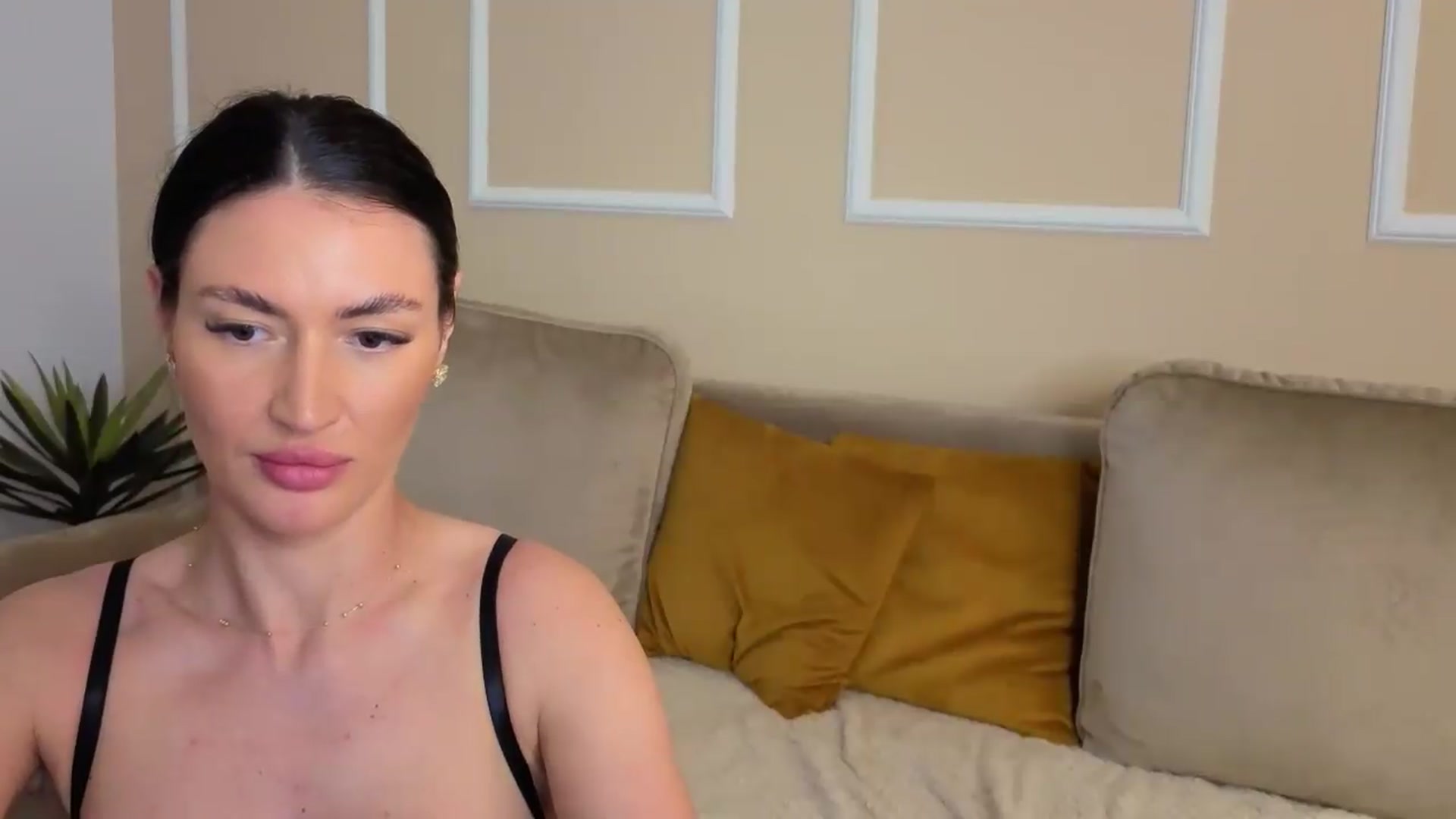 Gallery image thumbnail from MedussaEyes's myfreecams stream on, 04/21/2026, 12:49 image 18 of 20