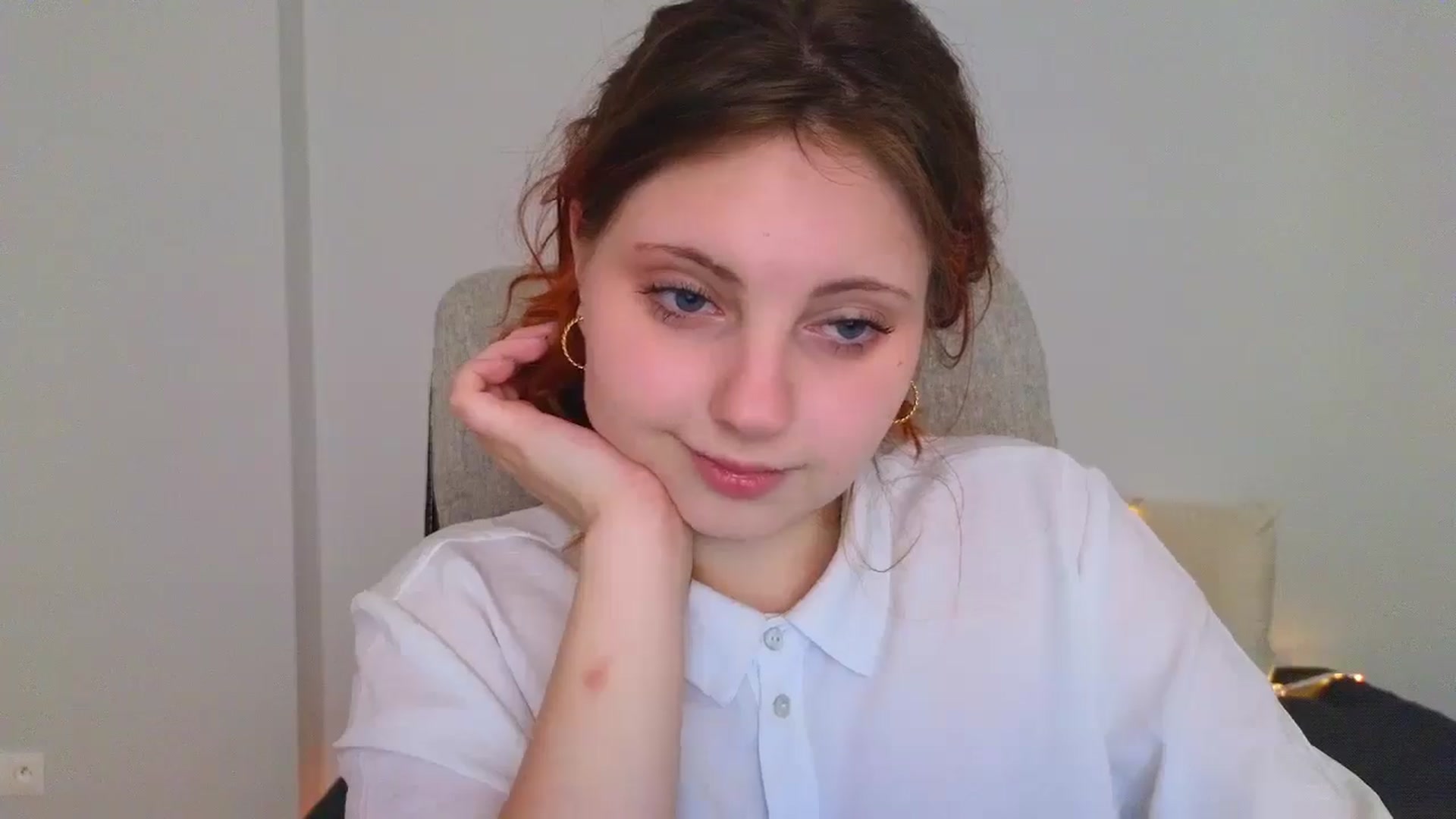 Gallery image thumbnail from Mefistaa's myfreecams stream on, 06/05/2025, 13:41 image 10 of 20