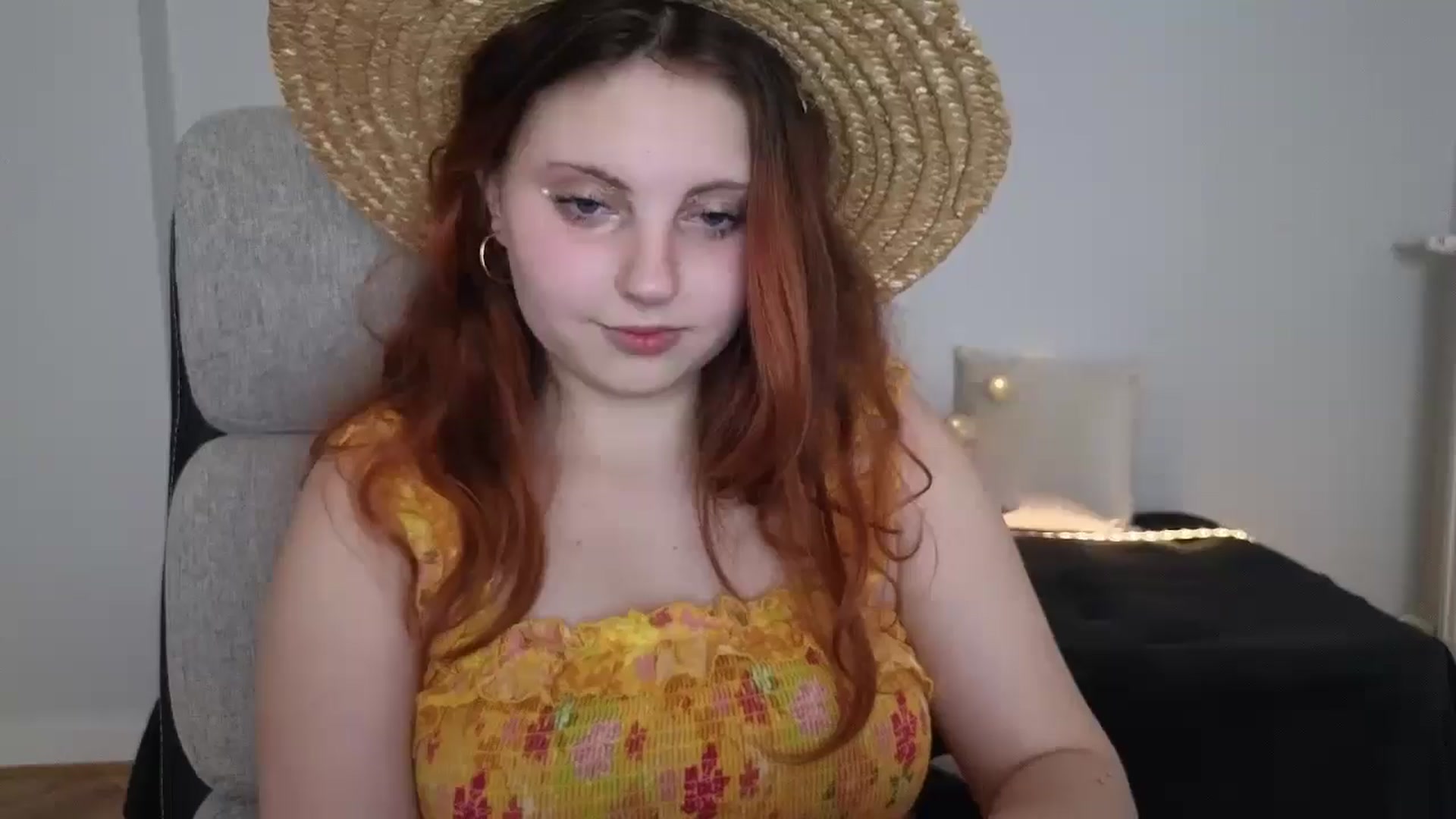 Gallery image thumbnail from Mefistaa's myfreecams stream on, 06/07/2025, 14:31 image 17 of 20