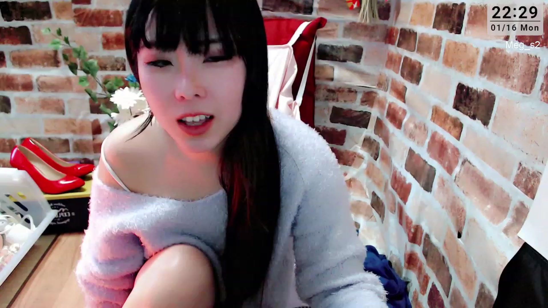 Gallery image thumbnail from Meg_s2's myfreecams stream on, 01/17/2023, 06:41 image 10 of 20