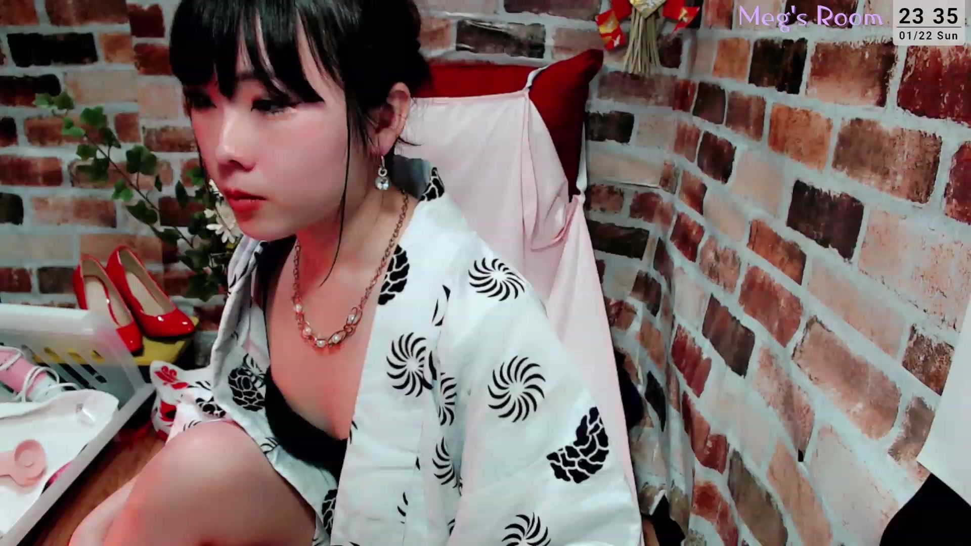 Gallery image thumbnail from Meg_s2's myfreecams stream on, 01/23/2023, 08:19 image 4 of 20