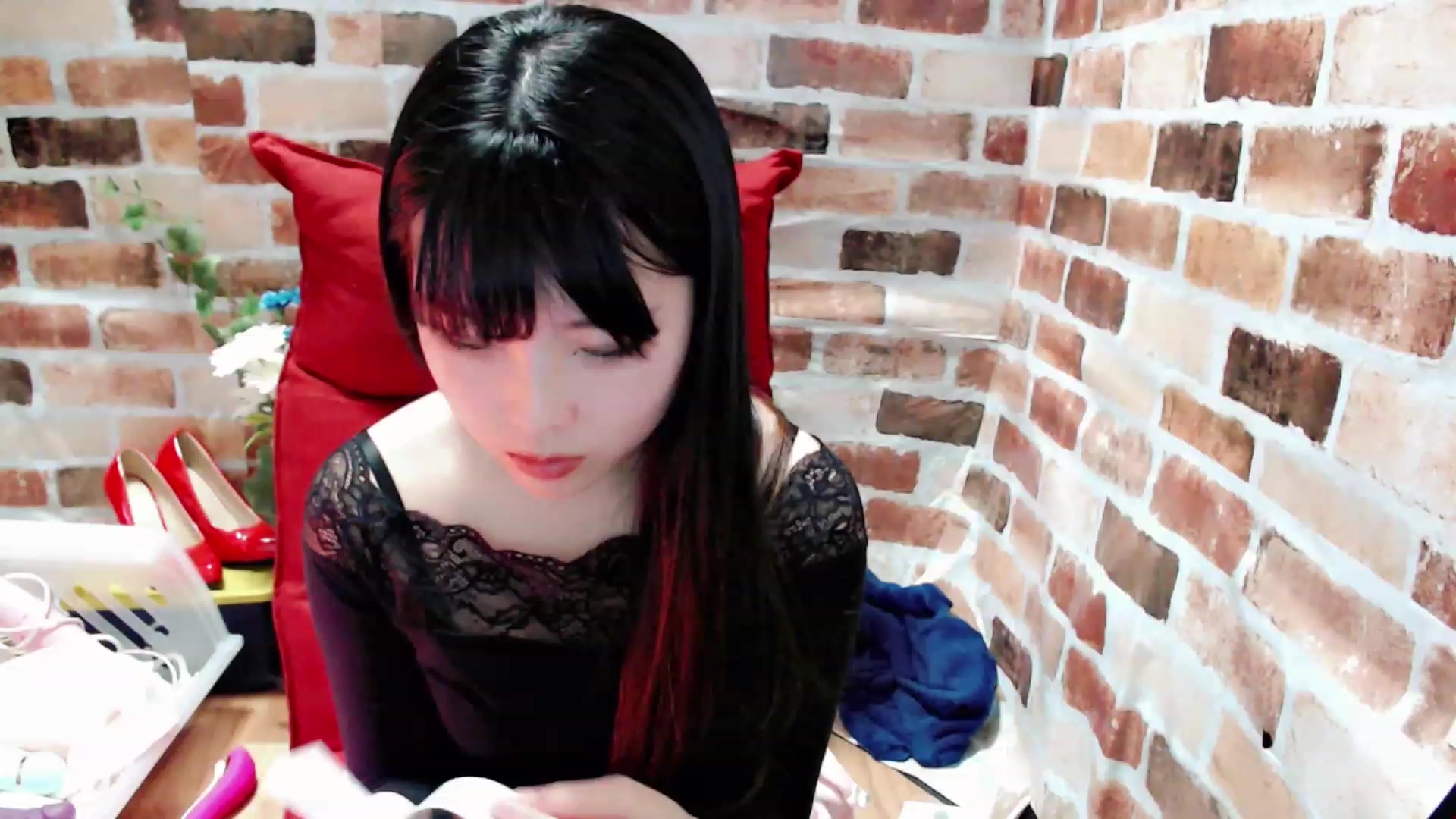Gallery image thumbnail from Meg_s2's myfreecams stream on, 02/16/2023, 07:04 image 16 of 20