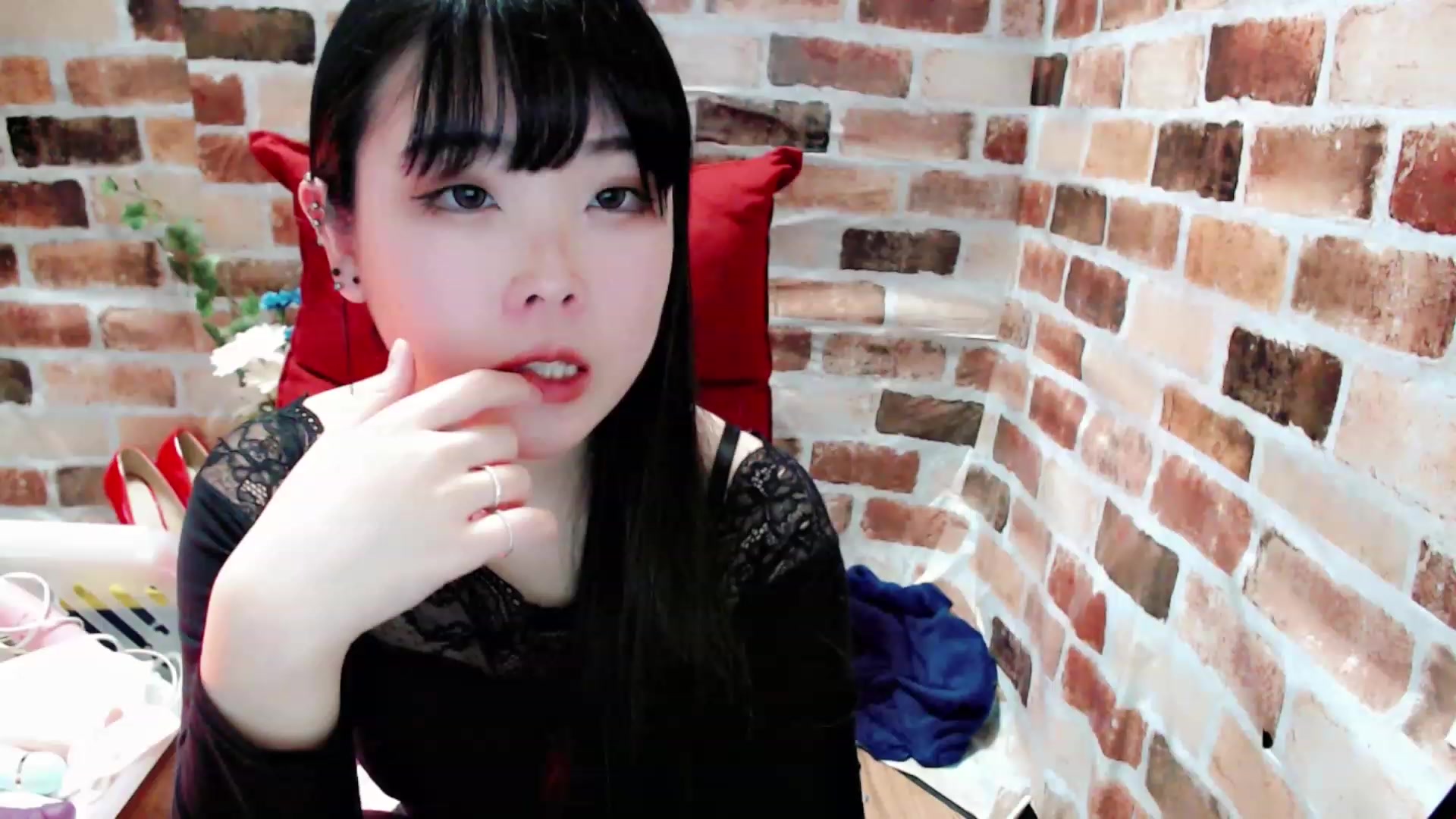 Gallery image thumbnail from Meg_s2's myfreecams stream on, 02/16/2023, 07:04 image 12 of 20