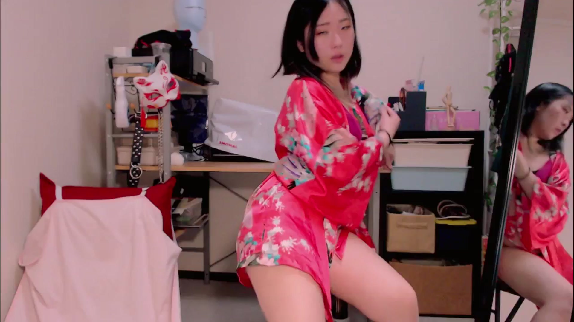 Gallery image thumbnail from Meg_s2's myfreecams stream on, 04/15/2025, 08:24 image 4 of 20