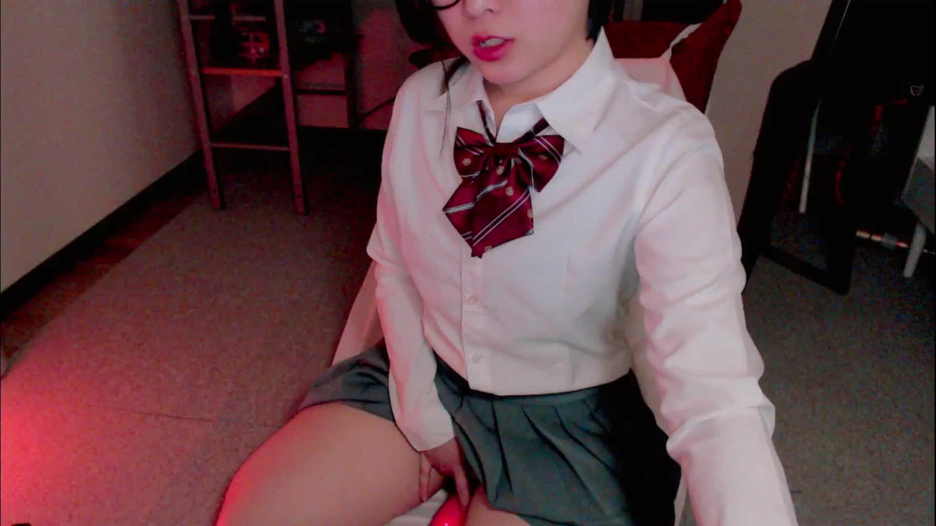 Gallery image thumbnail from Meg_s2's myfreecams stream on, 04/22/2025, 09:05 image 11 of 20