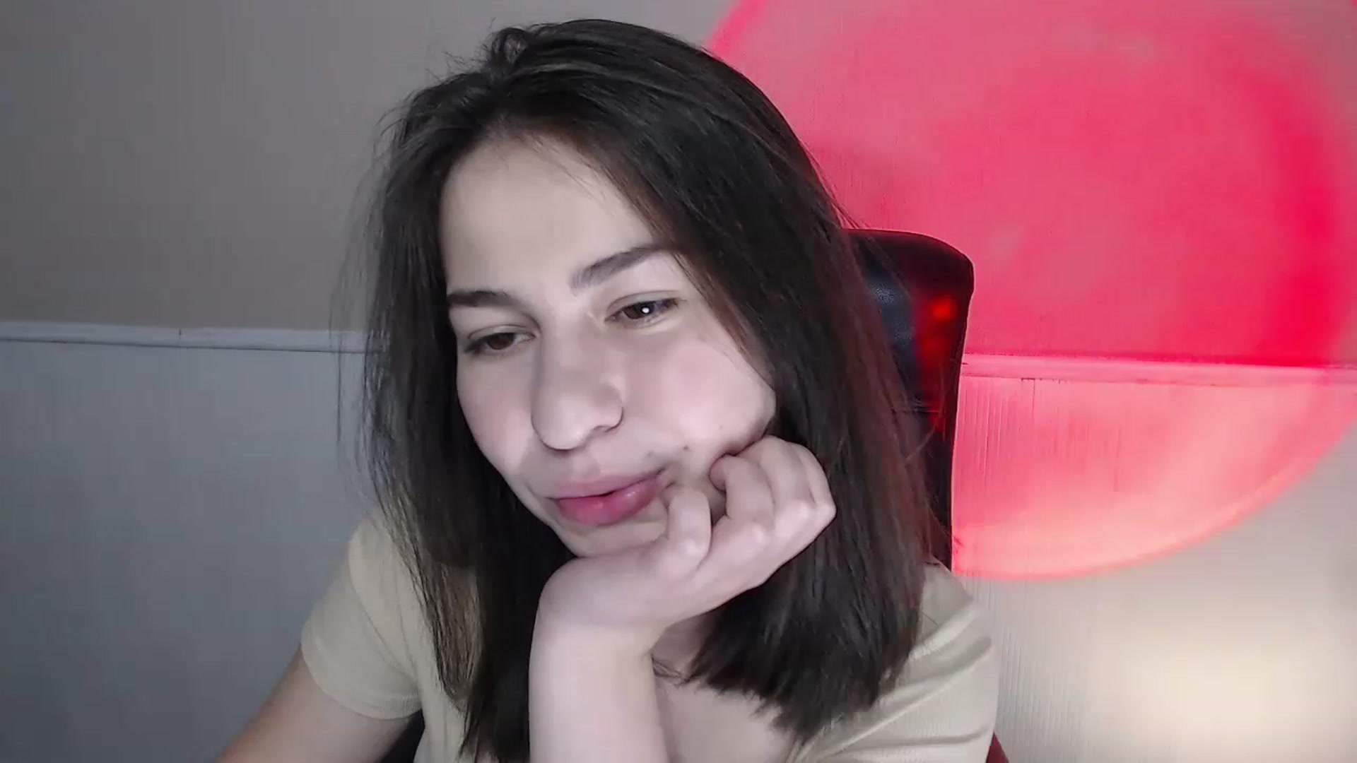 Gallery image thumbnail from MeganFoxxi's myfreecams stream on, 11/19/2022, 15:57 image 12 of 20