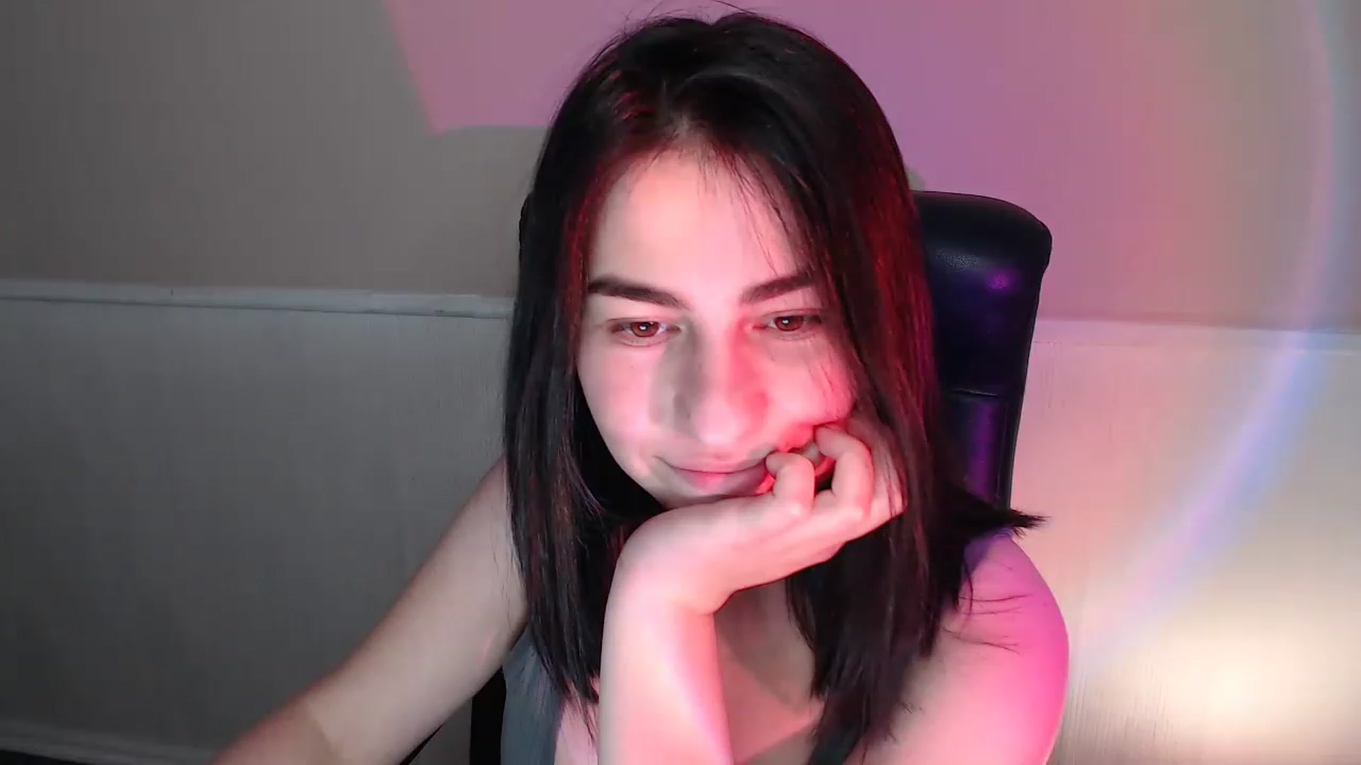 Gallery image thumbnail from MeganFoxxi's myfreecams stream on, 11/22/2022, 16:18 image 18 of 20