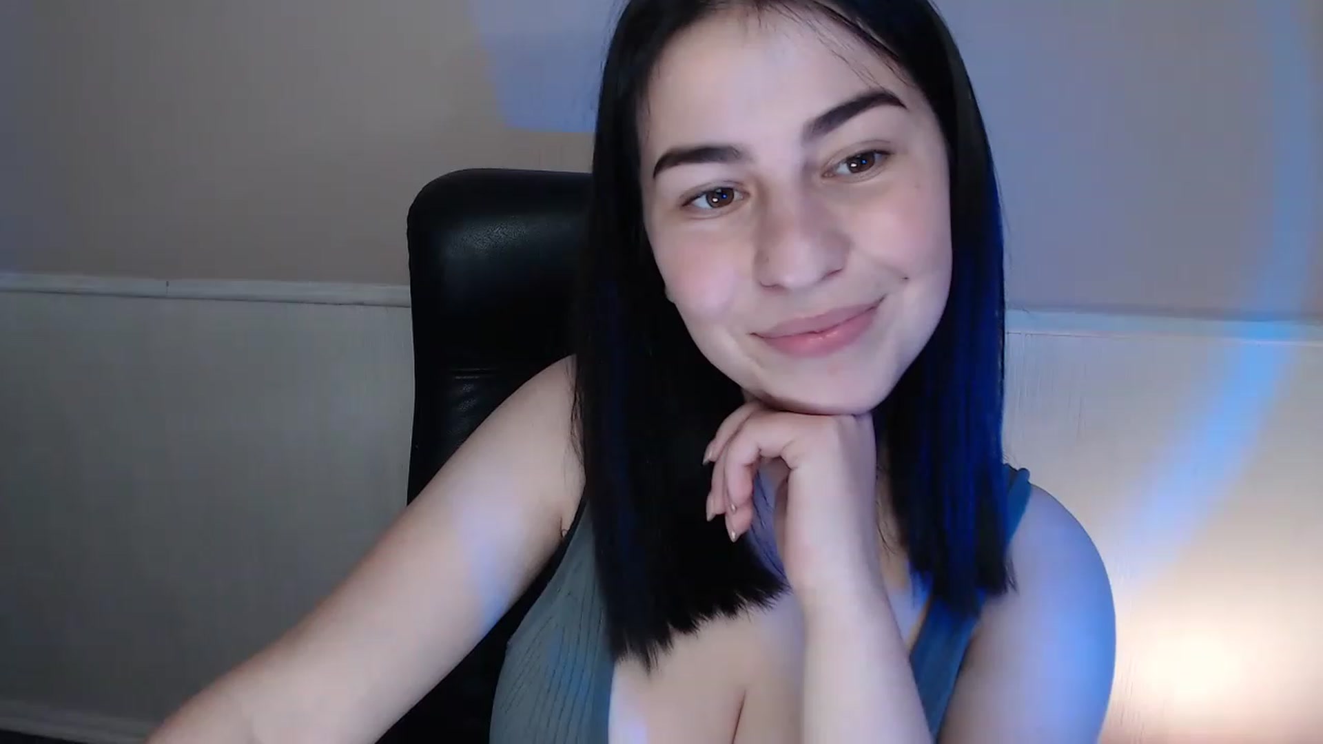 Gallery image thumbnail from MeganFoxxi's myfreecams stream on, 11/22/2022, 16:18 image 9 of 20