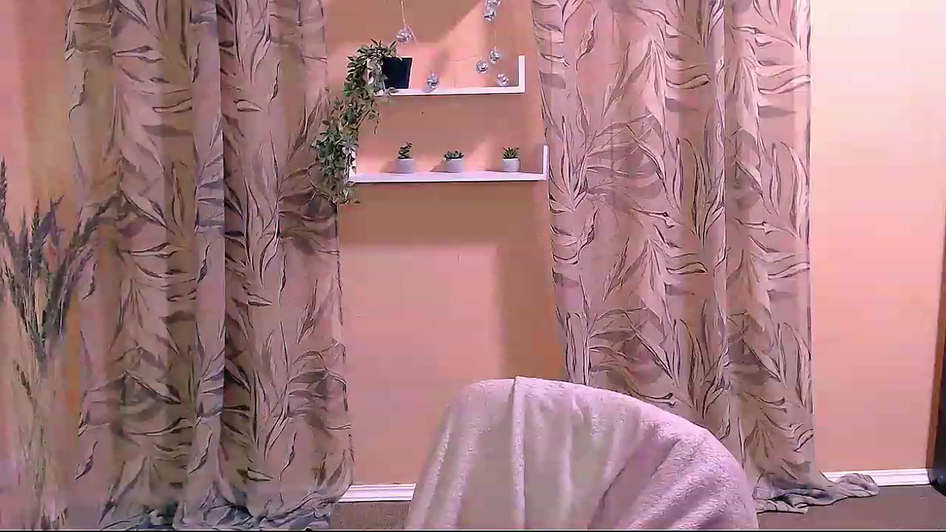 Gallery image thumbnail from MeganFoxxi's myfreecams stream on, 11/27/2022, 14:27 image 10 of 20