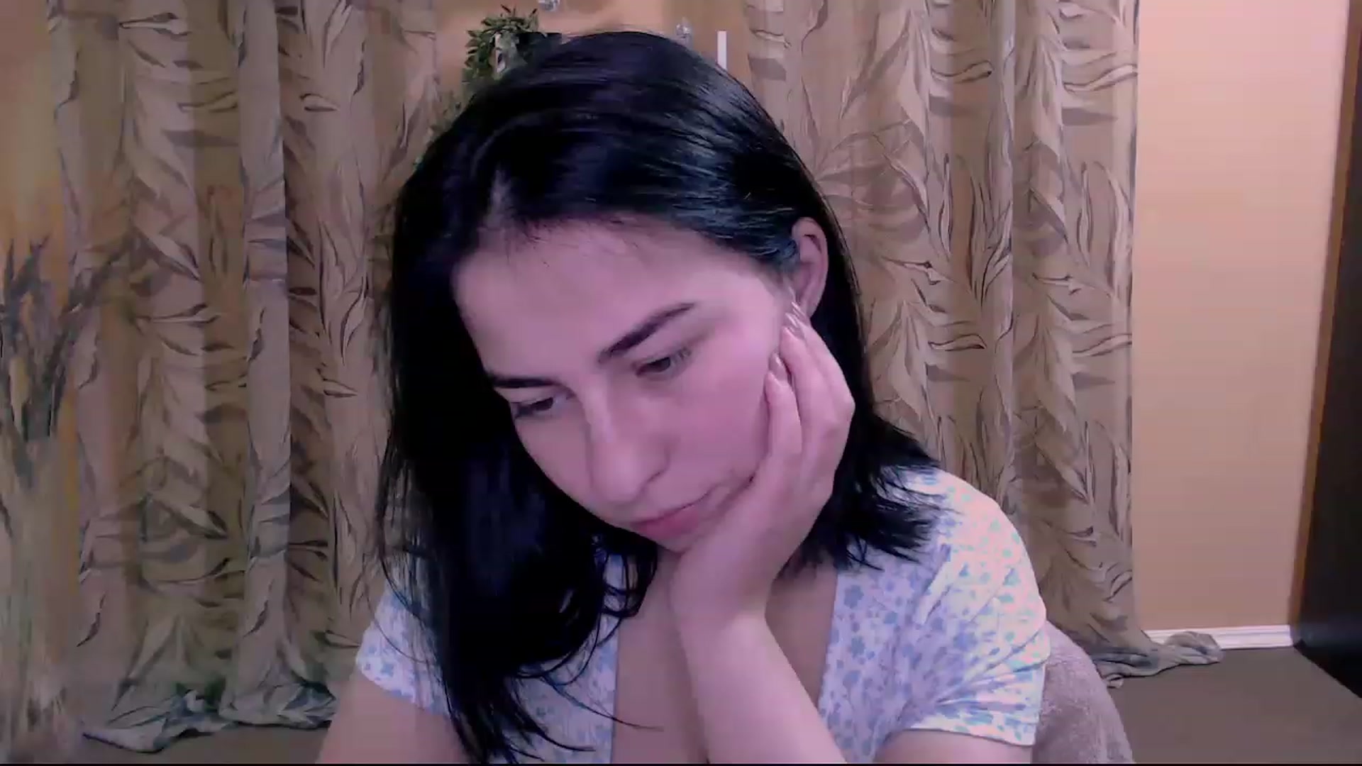 Gallery image thumbnail from MeganFoxxi's myfreecams stream on, 11/27/2022, 18:01 image 6 of 20