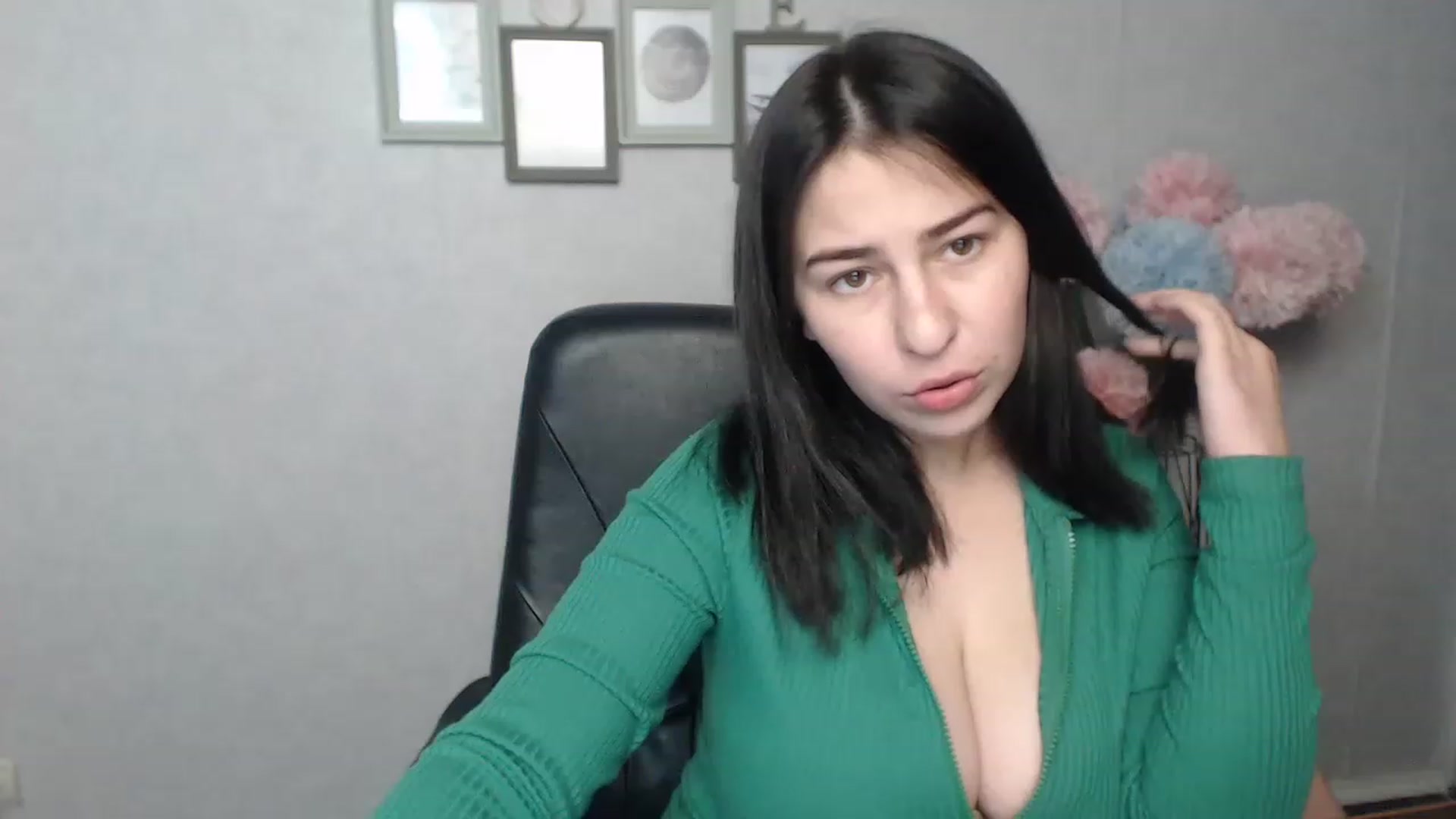 Gallery image thumbnail from MeganFoxxi's myfreecams stream on, 11/28/2022, 14:13 image 6 of 20