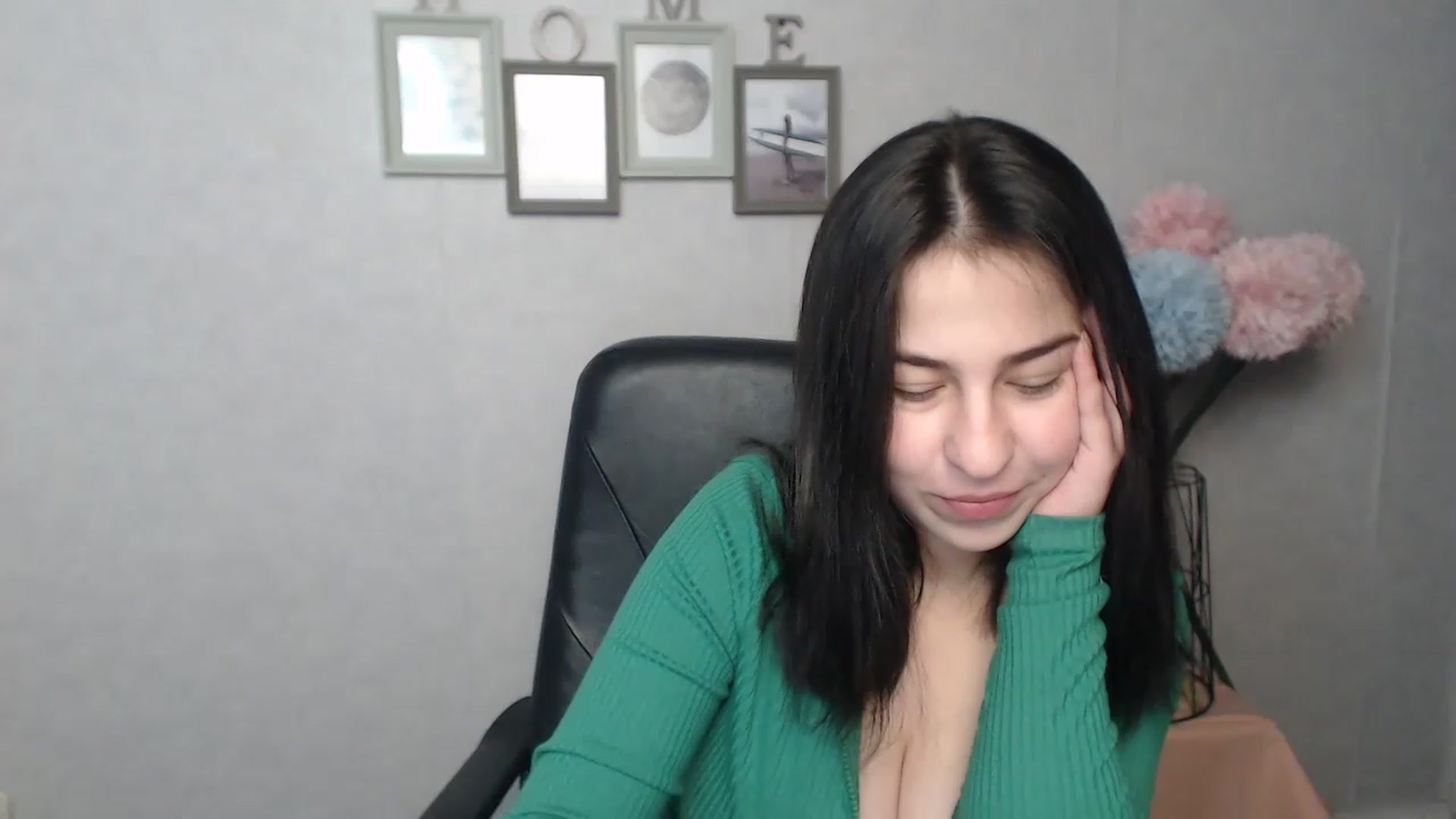 Gallery image thumbnail from MeganFoxxi's myfreecams stream on, 11/28/2022, 14:13 image 3 of 20
