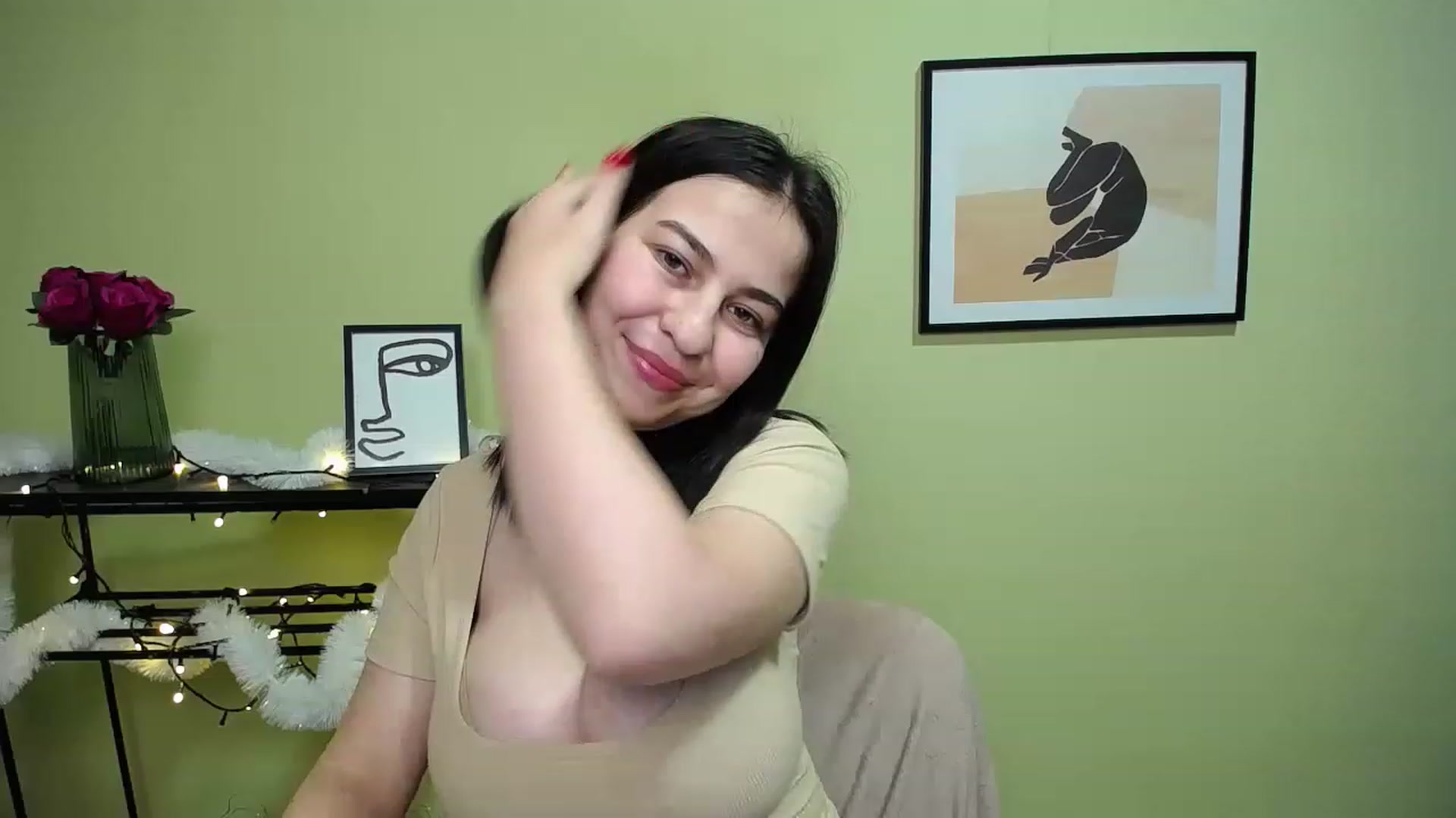 Gallery image thumbnail from MeganFoxxi's myfreecams stream on, 01/01/2023, 17:31 image 8 of 20