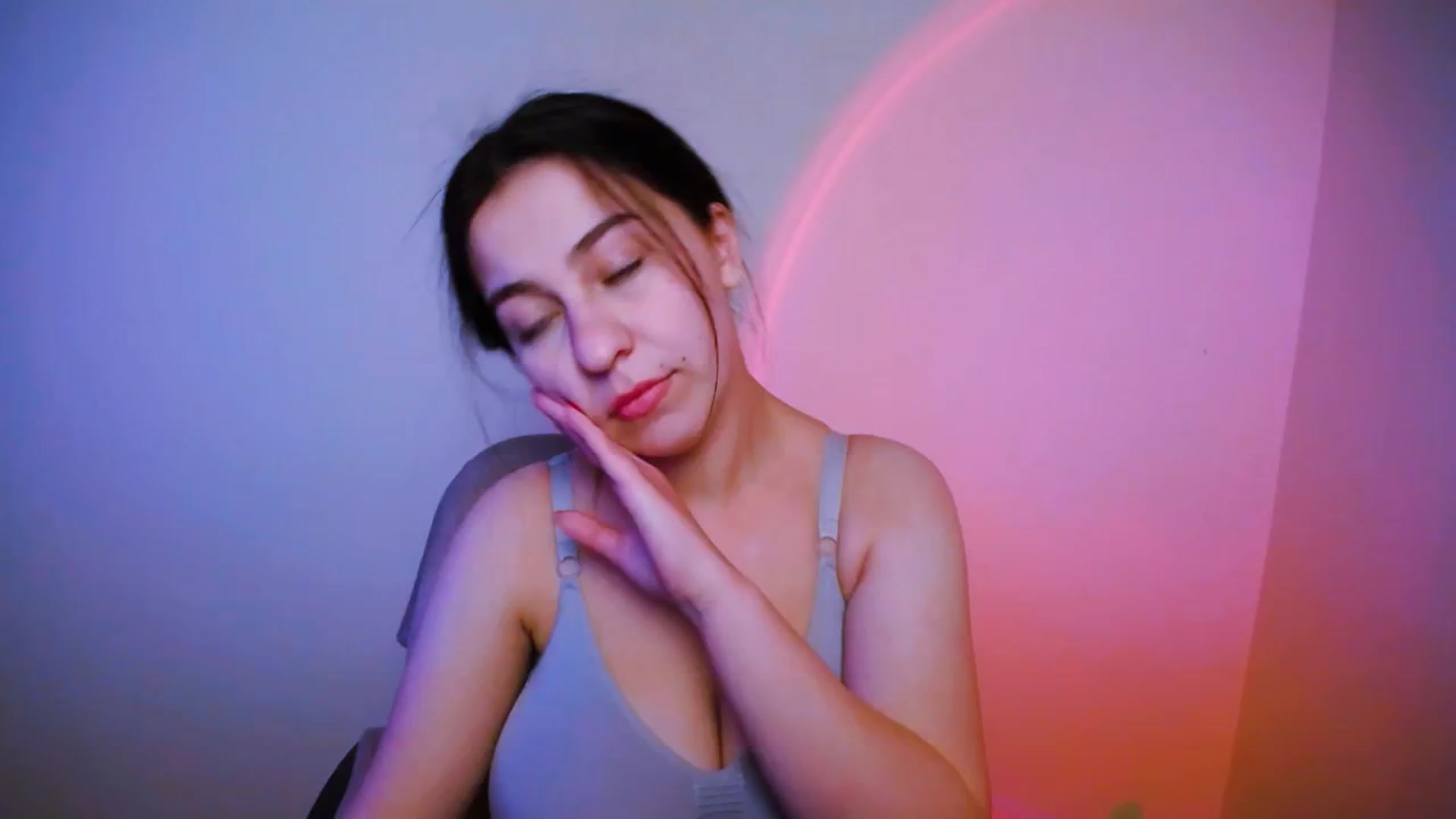 Gallery image thumbnail from MeganFoxxi's myfreecams stream on, 12/26/2024, 15:42 image 3 of 20