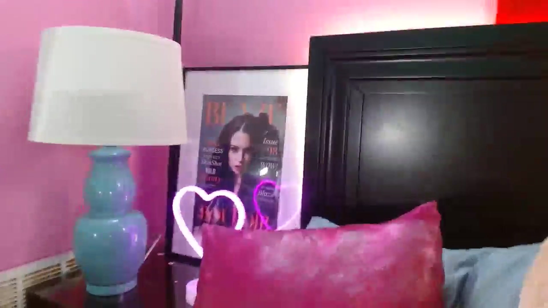 Gallery image thumbnail from MeganFux_'s myfreecams stream on, 07/19/2024, 08:10 image 10 of 20