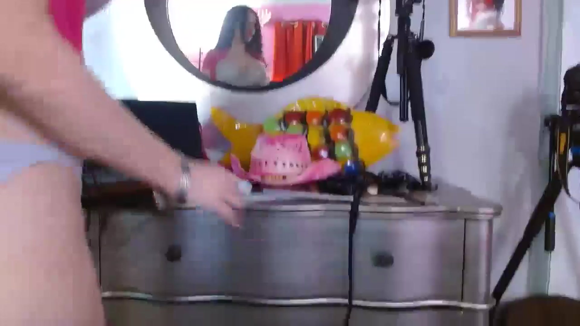 Gallery image thumbnail from MeganFux_'s myfreecams stream on, 07/21/2024, 08:35 image 16 of 20