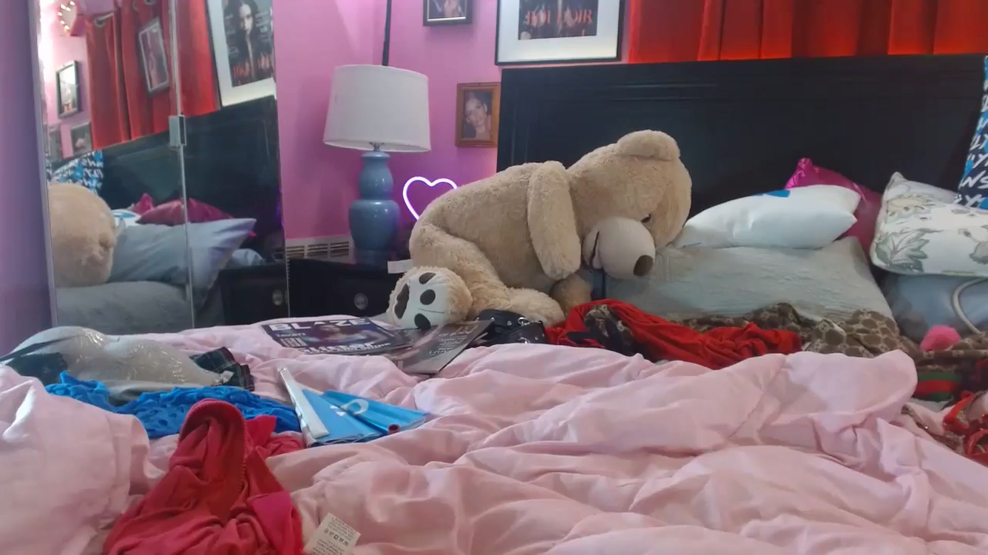 Gallery image thumbnail from MeganFux_'s myfreecams stream on, 07/21/2024, 15:06 image 8 of 20