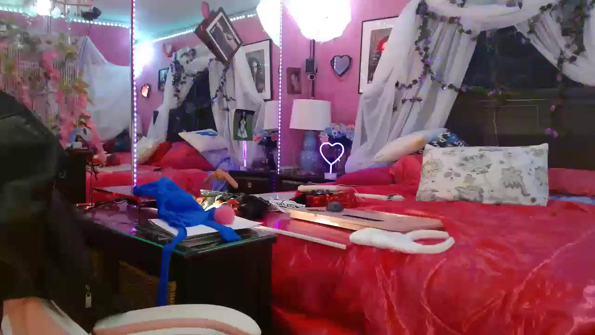 Gallery image thumbnail from MeganFux_'s myfreecams stream on, 10/23/2024, 08:49 image 3 of 20