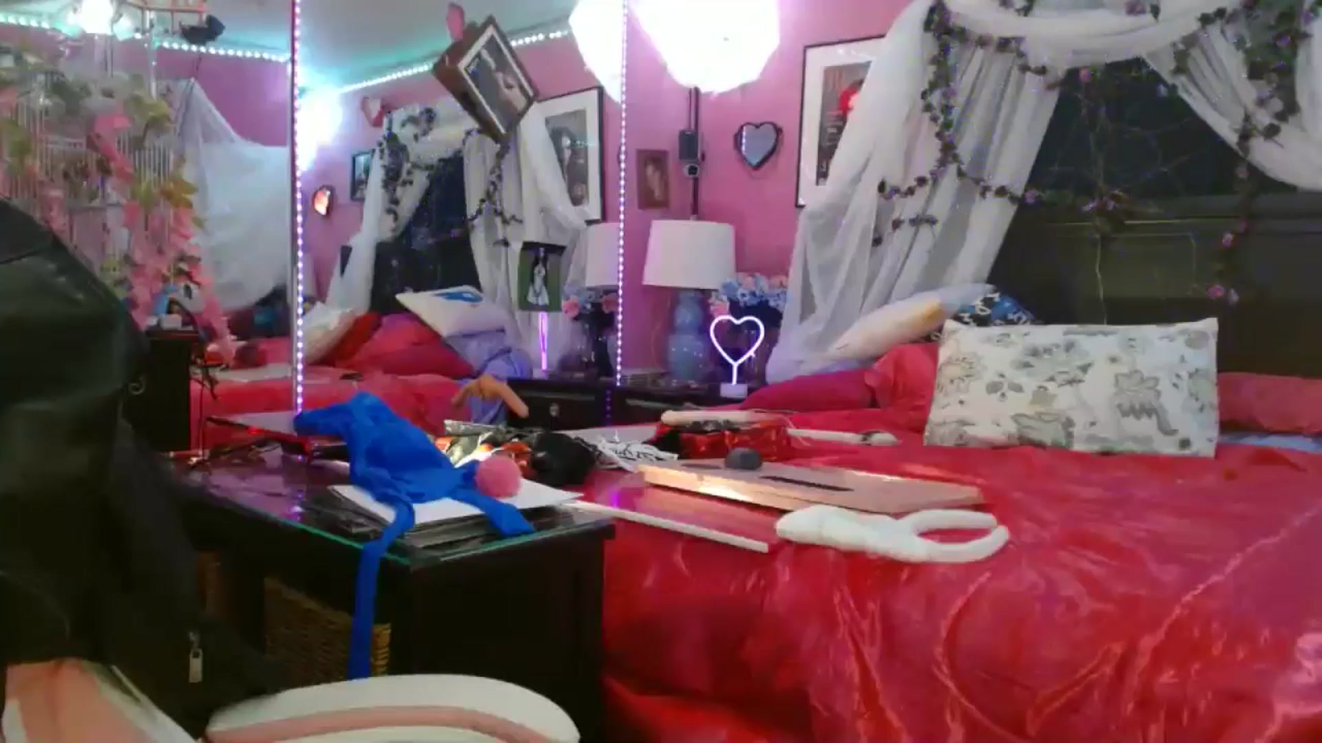Gallery image thumbnail from MeganFux_'s myfreecams stream on, 10/23/2024, 08:49 image 2 of 20