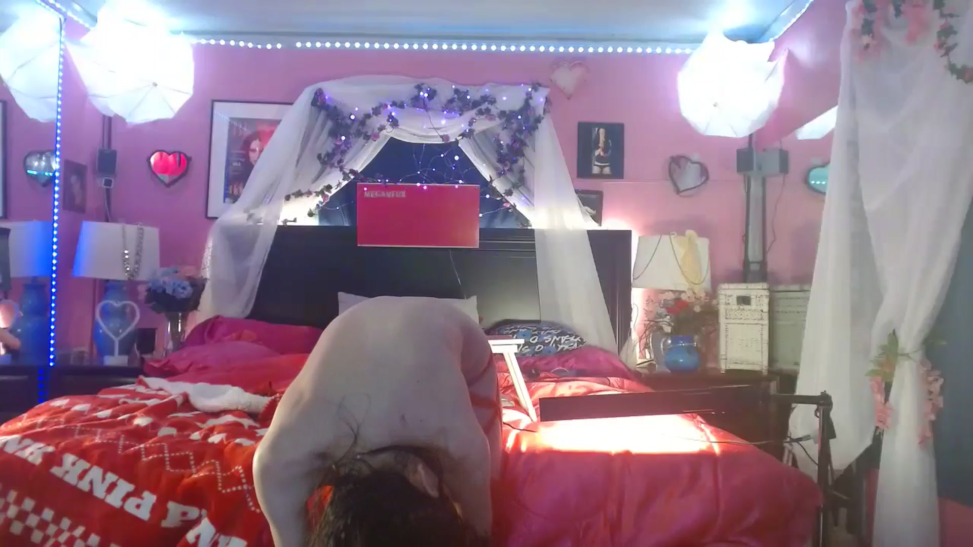 Gallery image thumbnail from MeganFux_'s myfreecams stream on, 11/21/2024, 12:42 image 6 of 20