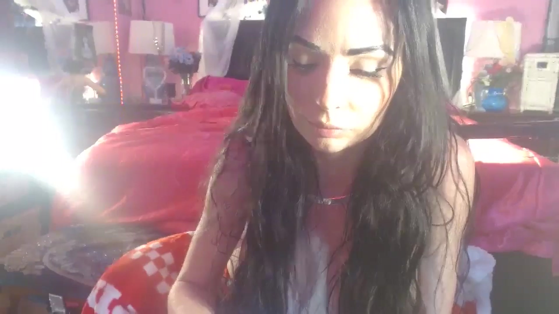 Gallery image thumbnail from MeganFux_'s myfreecams stream on, 11/21/2024, 13:42 image 9 of 20