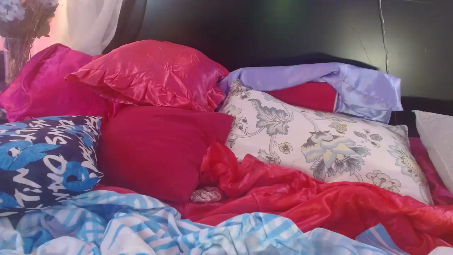 Gallery image thumbnail from MeganFux_'s myfreecams stream on, 11/28/2024, 10:53 image 11 of 20